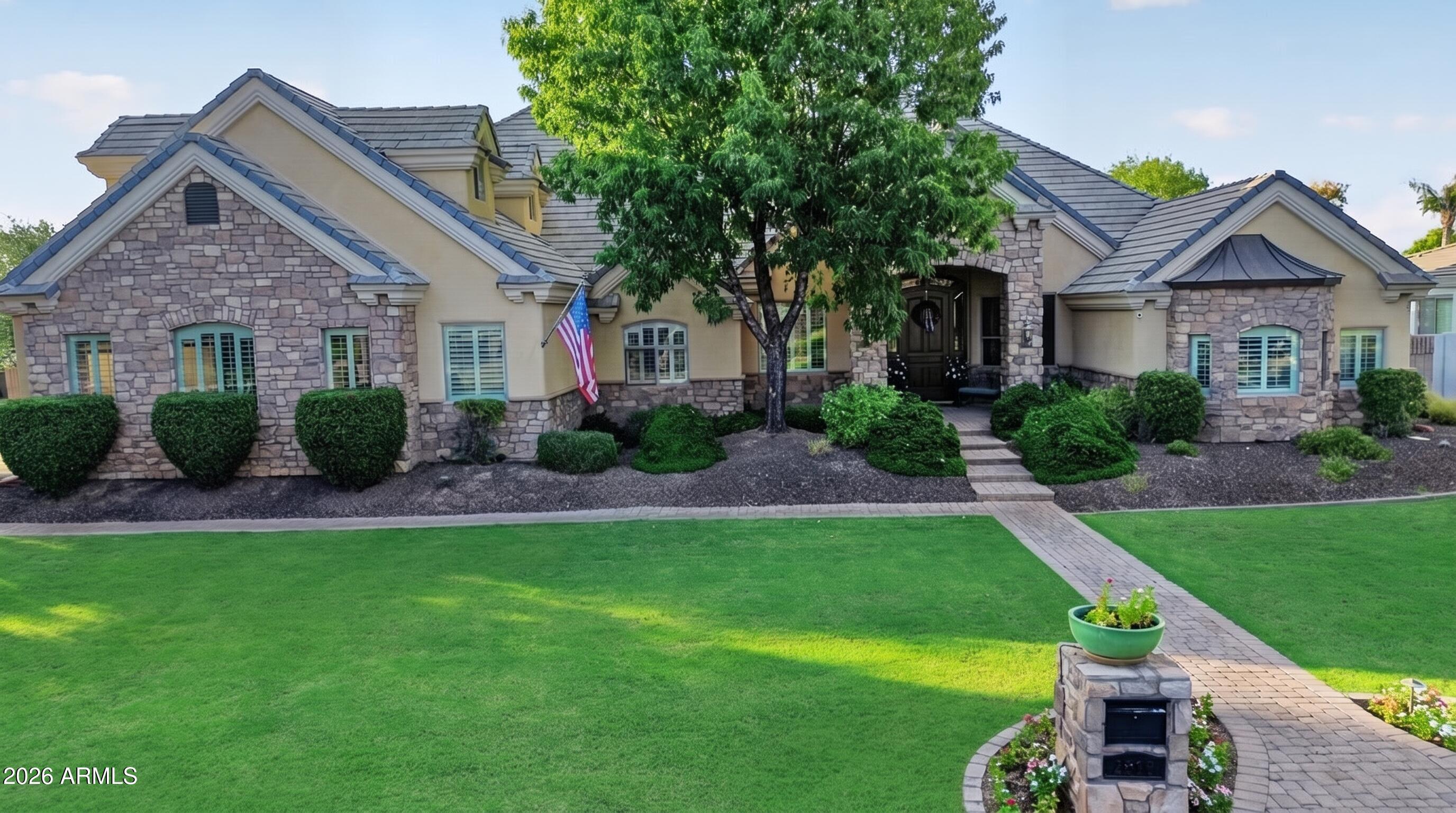 WHITEWING AT HIGLEY - Residential
