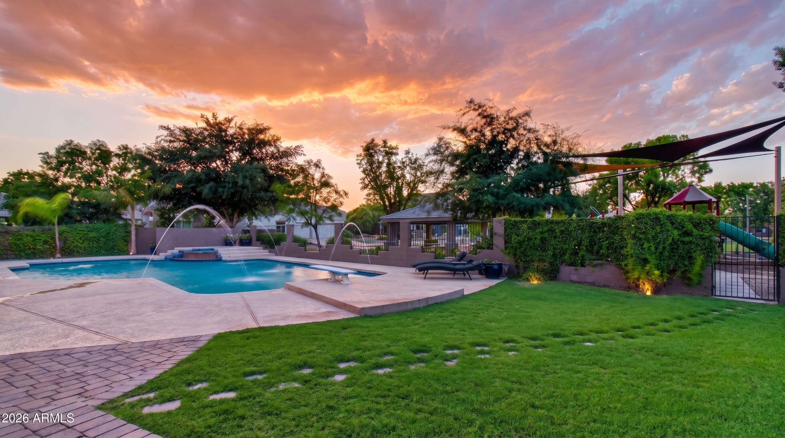 WHITEWING AT HIGLEY - Residential
