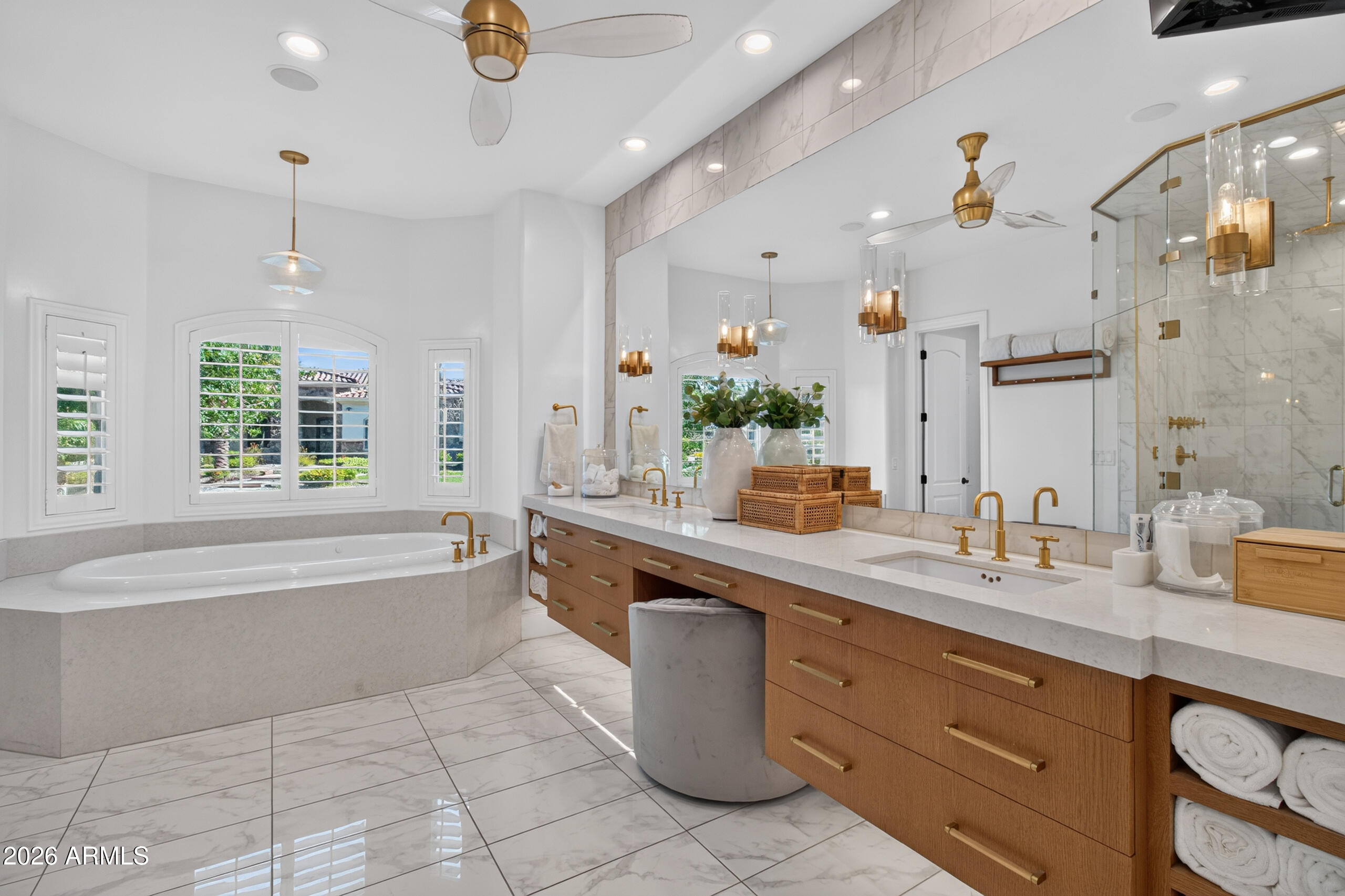 WHITEWING AT HIGLEY - Residential