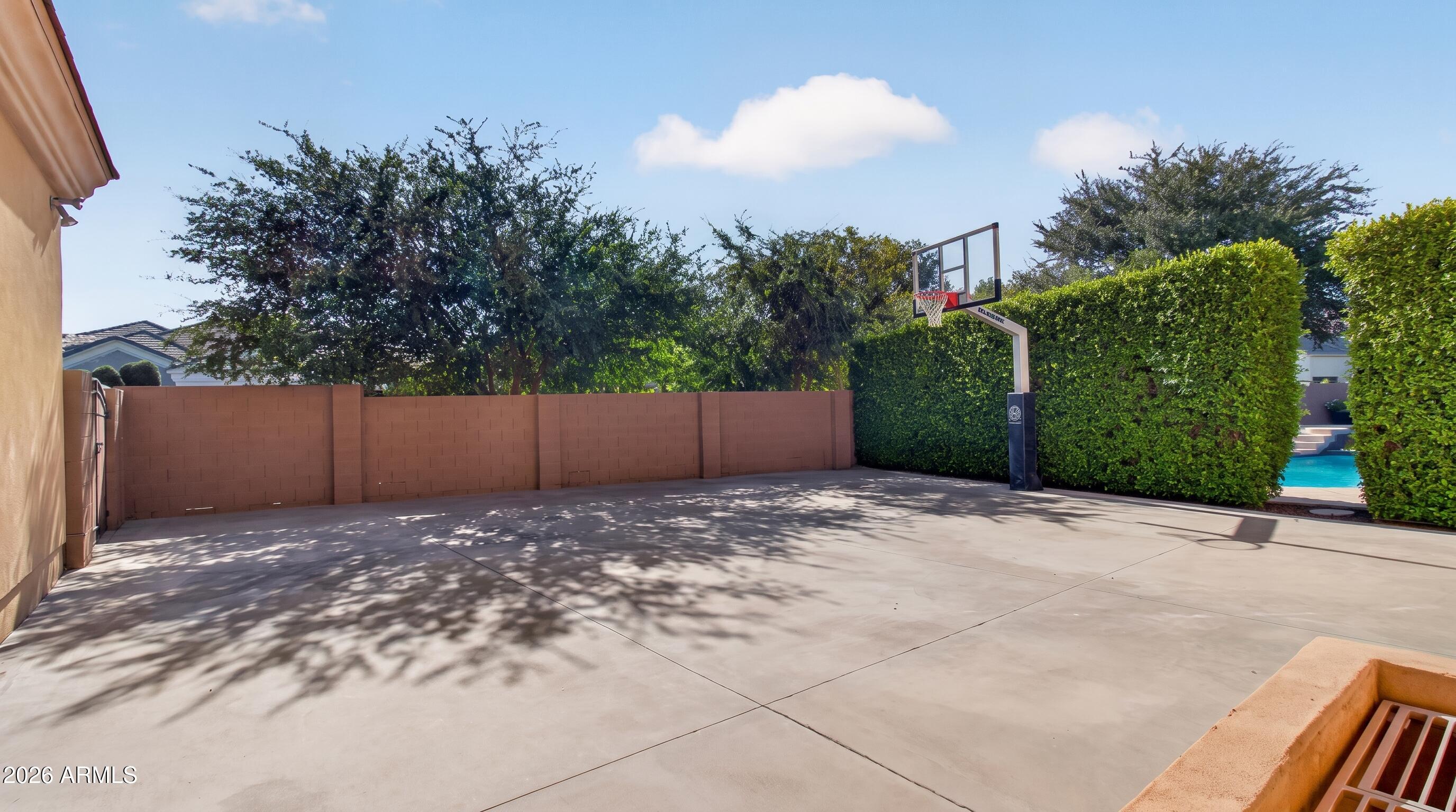 WHITEWING AT HIGLEY - Residential