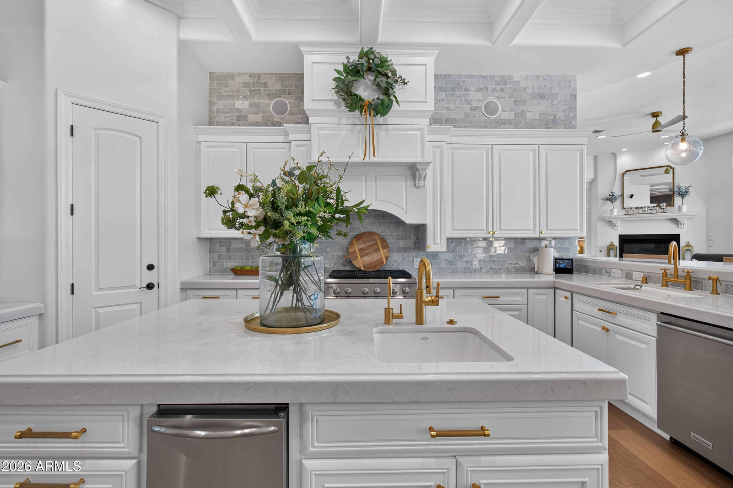 WHITEWING AT HIGLEY - Residential
