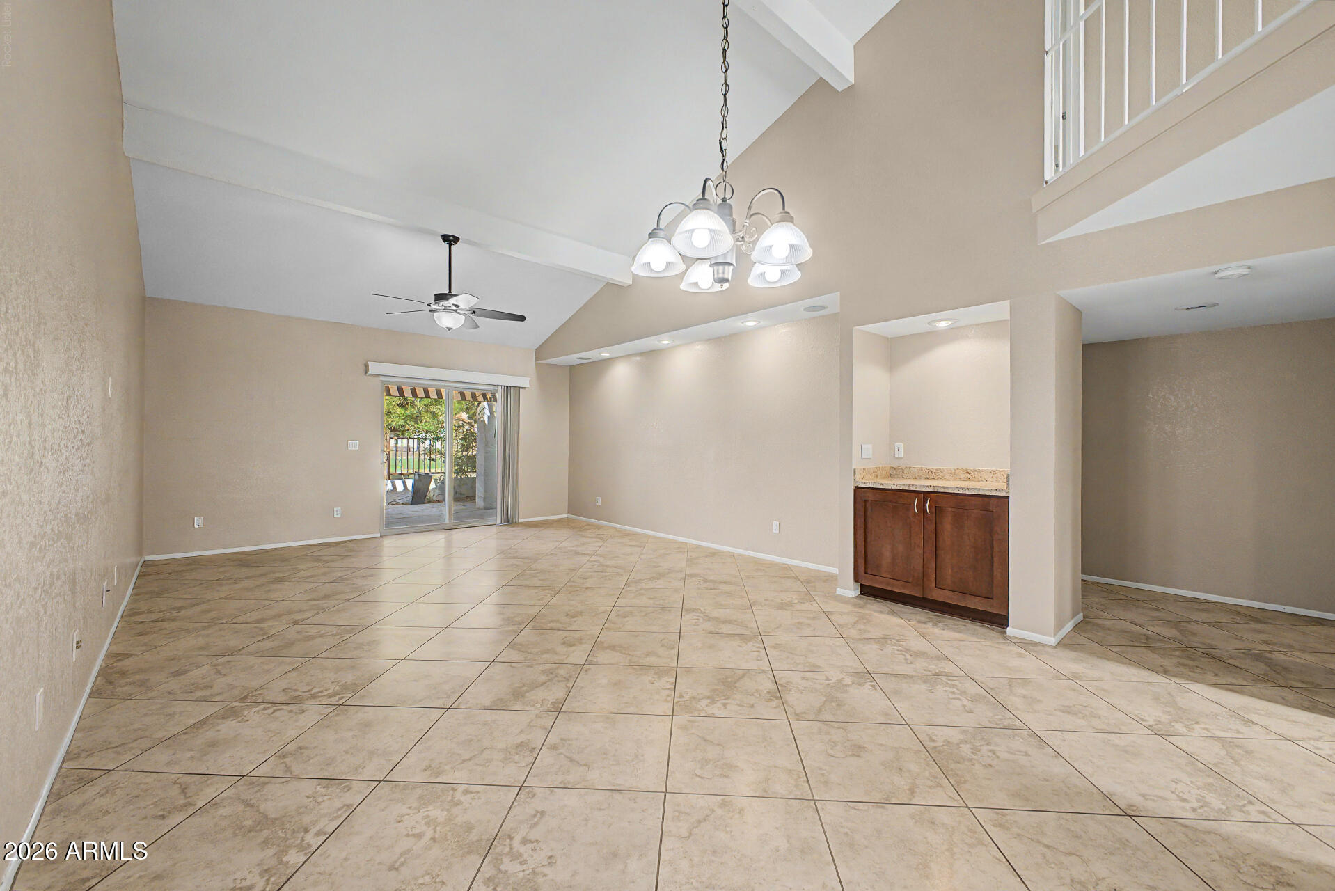 ROUND HILL CLUB AND TOWNHOMES AMD - Residential