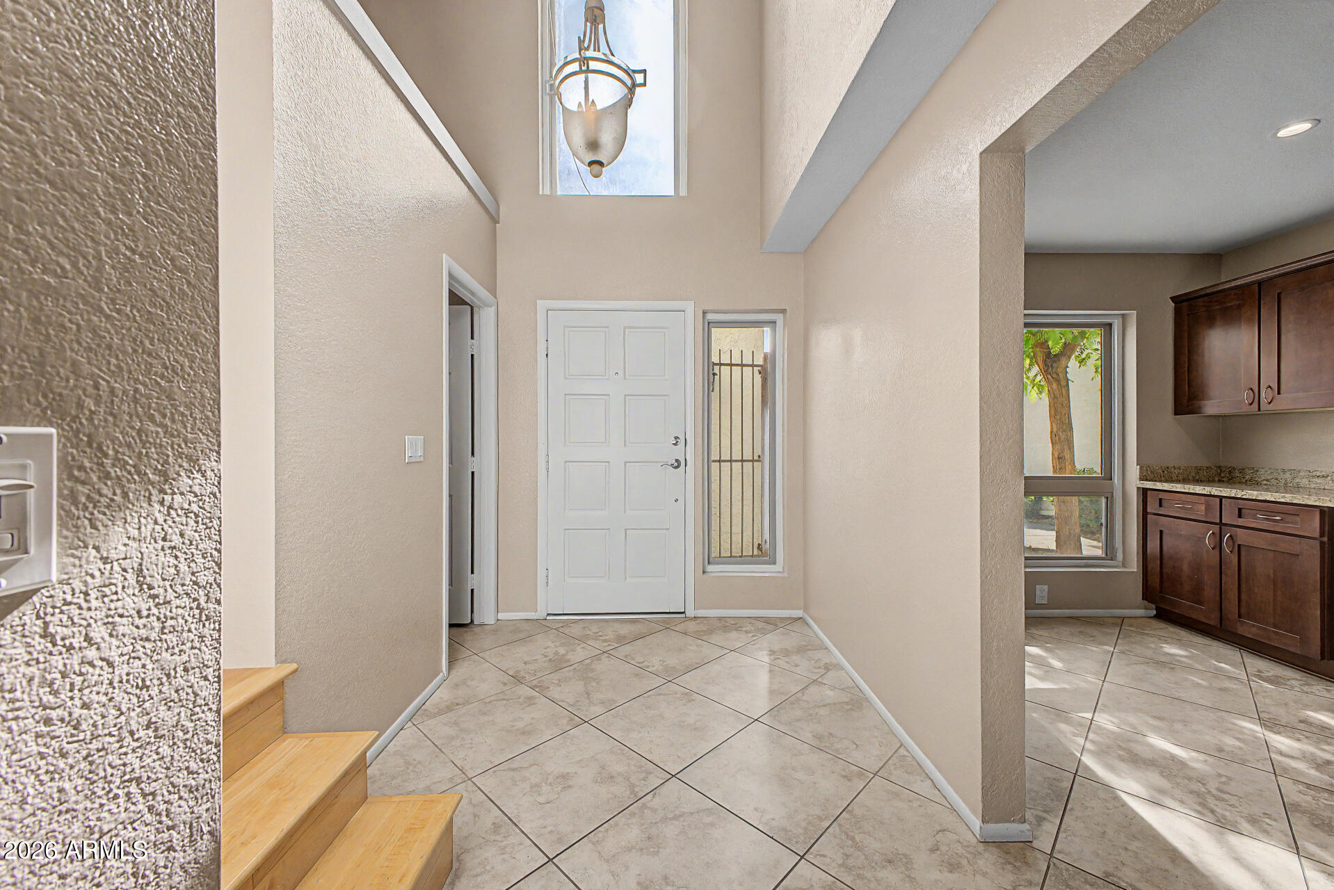 ROUND HILL CLUB AND TOWNHOMES AMD - Residential