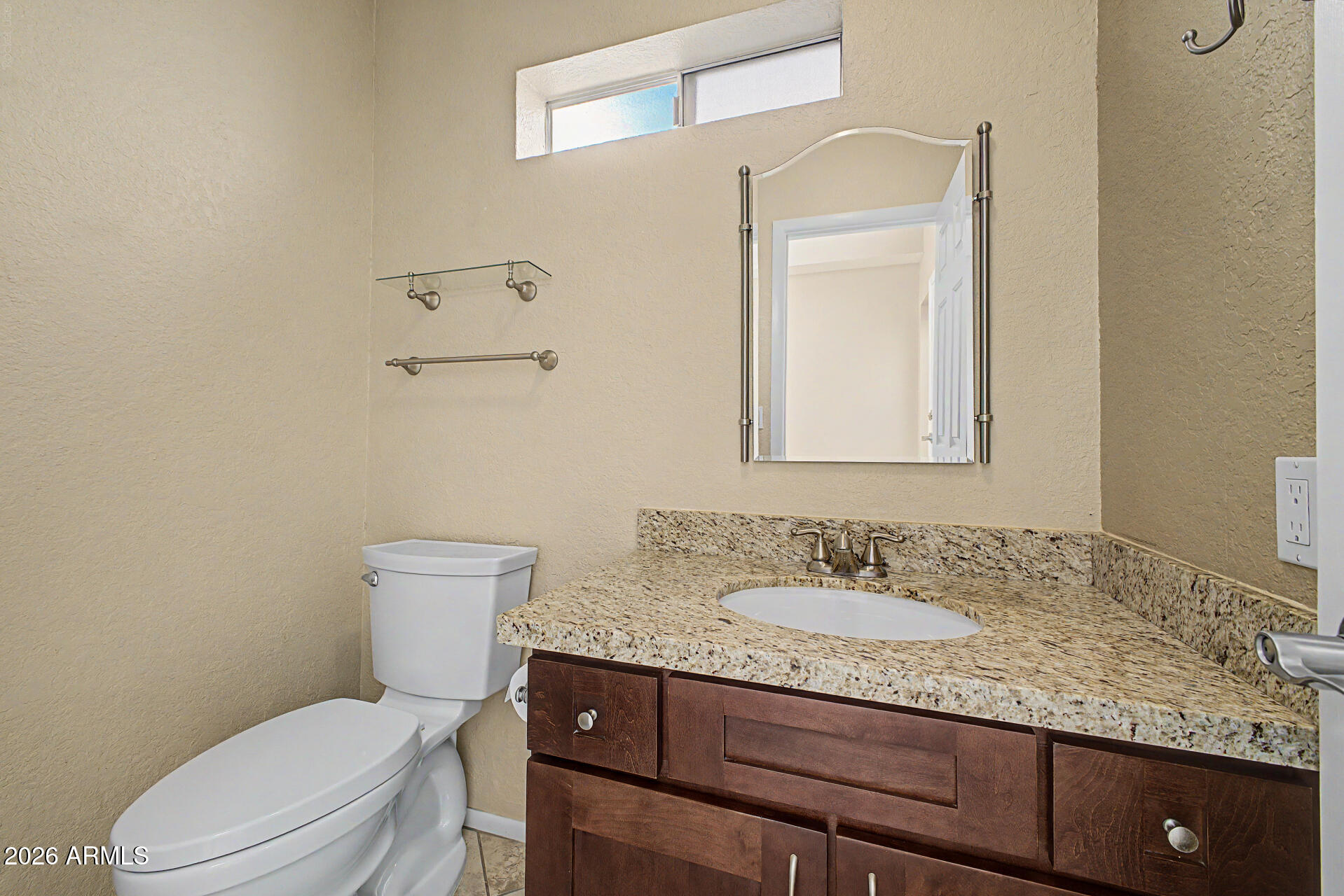 ROUND HILL CLUB AND TOWNHOMES AMD - Residential
