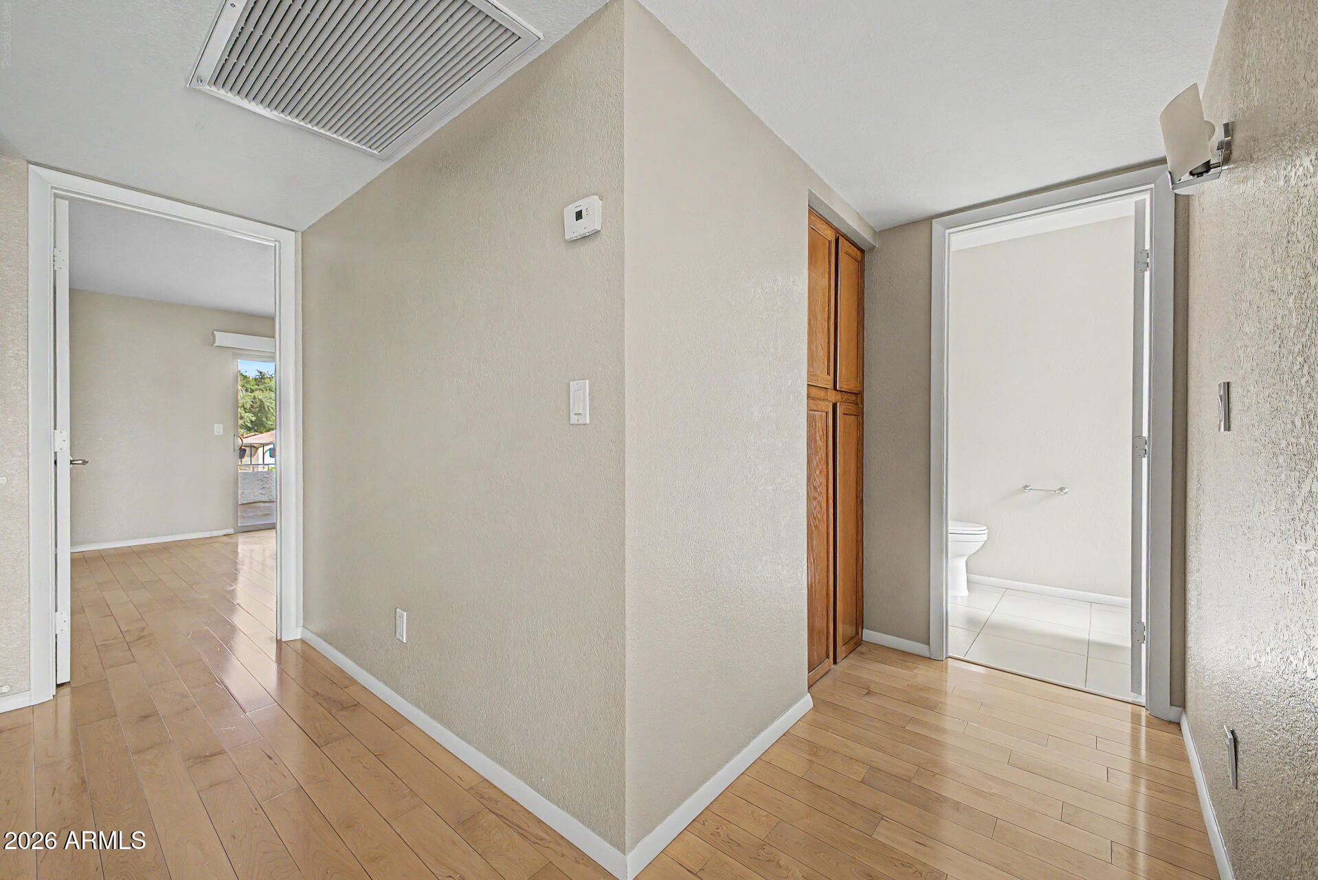 ROUND HILL CLUB AND TOWNHOMES AMD - Residential