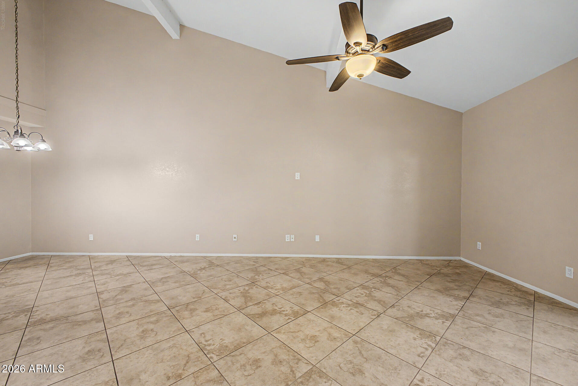ROUND HILL CLUB AND TOWNHOMES AMD - Residential