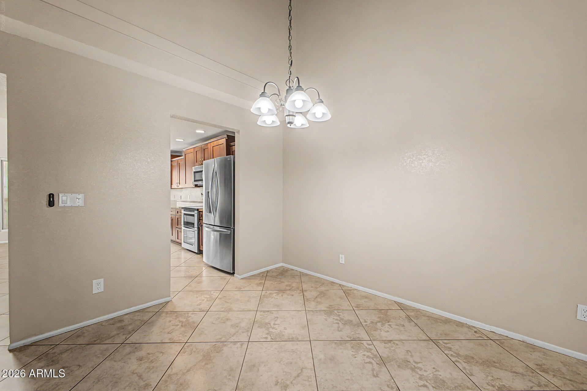 ROUND HILL CLUB AND TOWNHOMES AMD - Residential