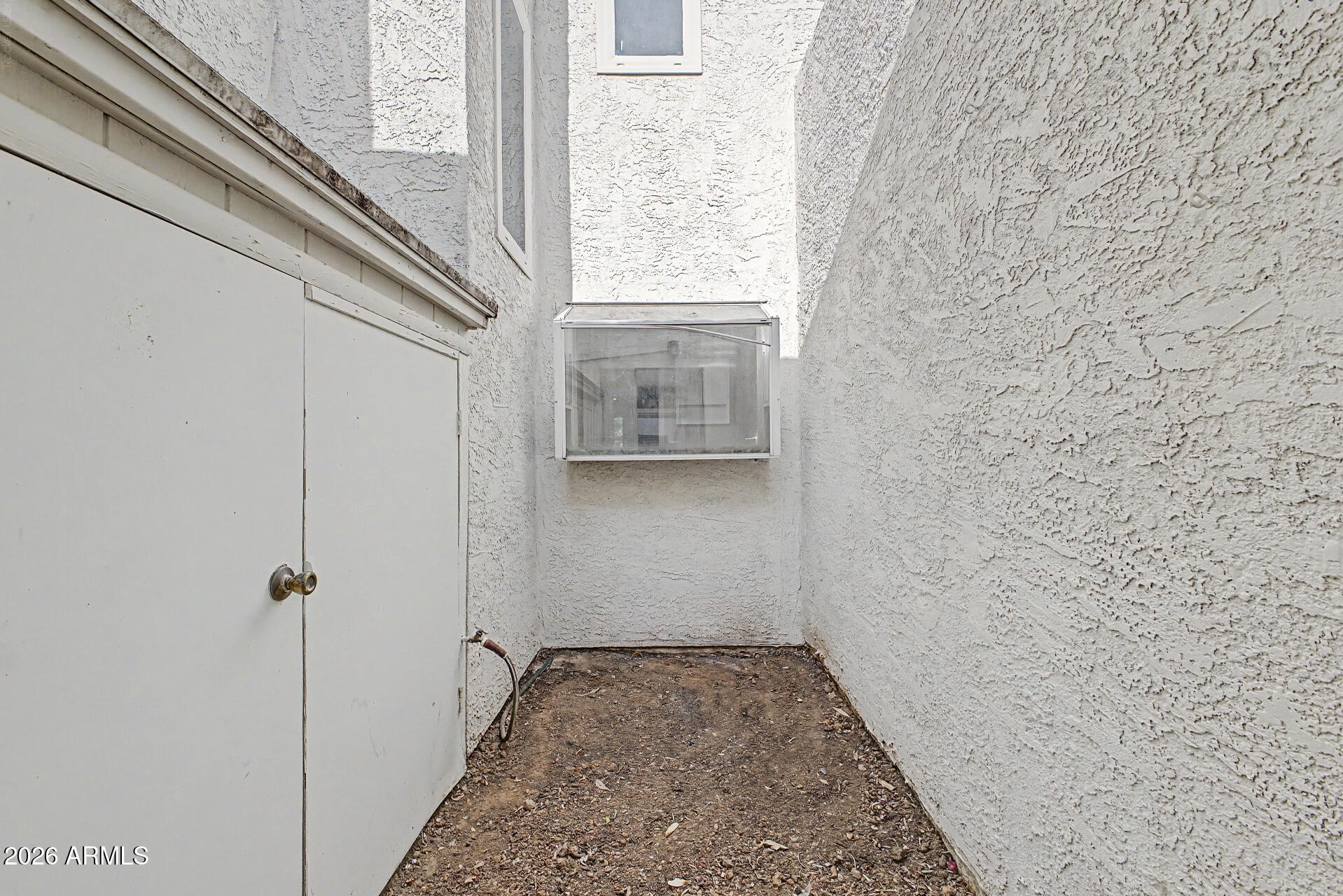 ROUND HILL CLUB AND TOWNHOMES AMD - Residential