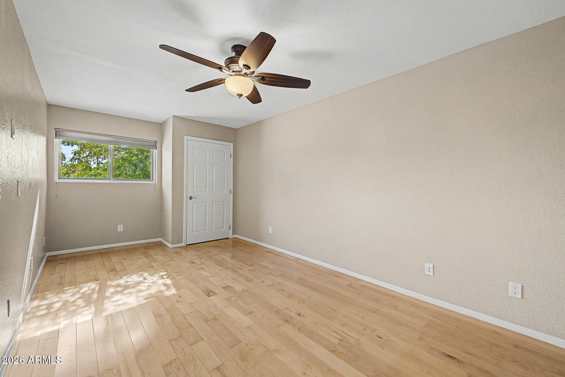 ROUND HILL CLUB AND TOWNHOMES AMD - Residential