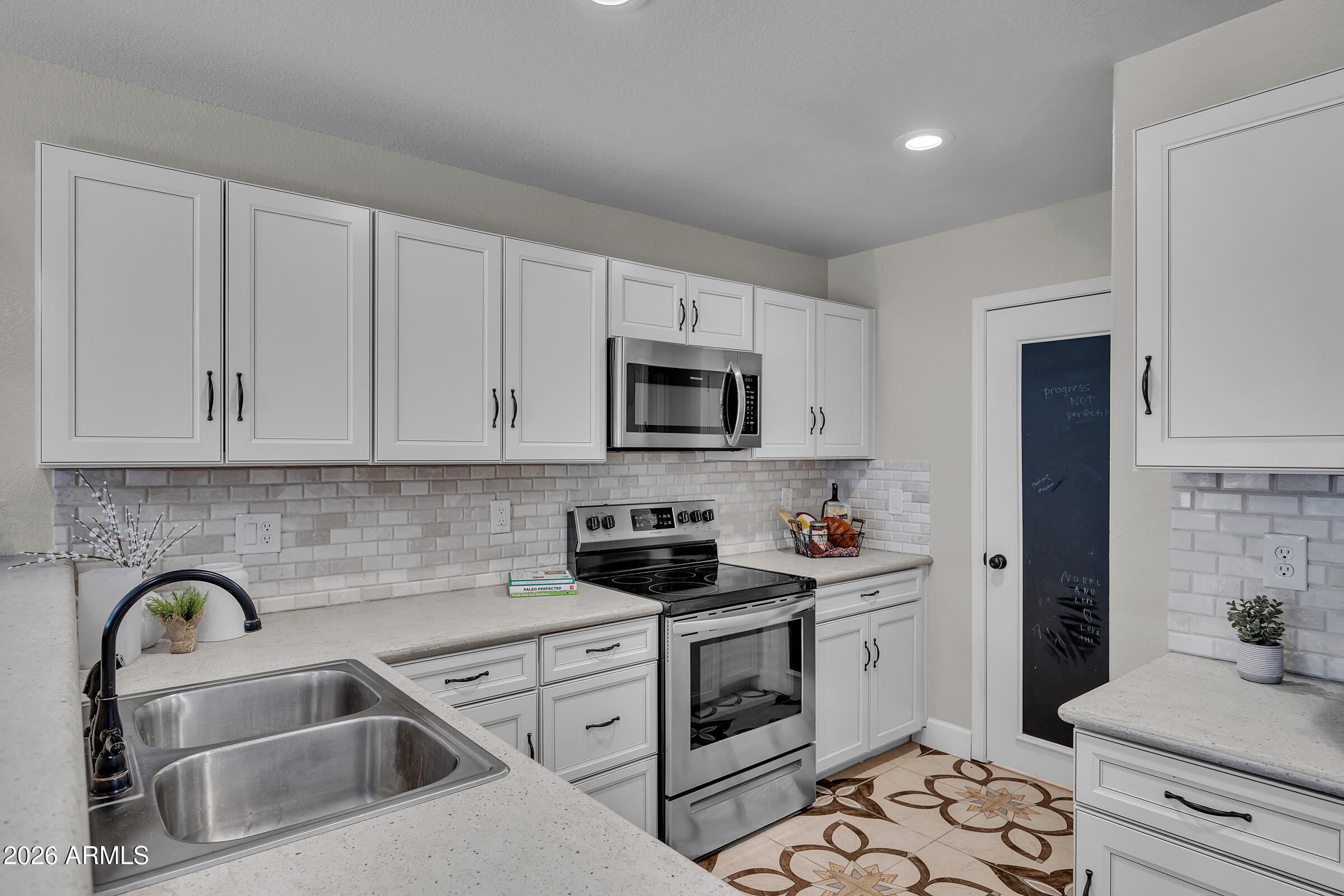 ARROWHEAD ON THE GREEN LOT 1-325 TR A-C - Residential