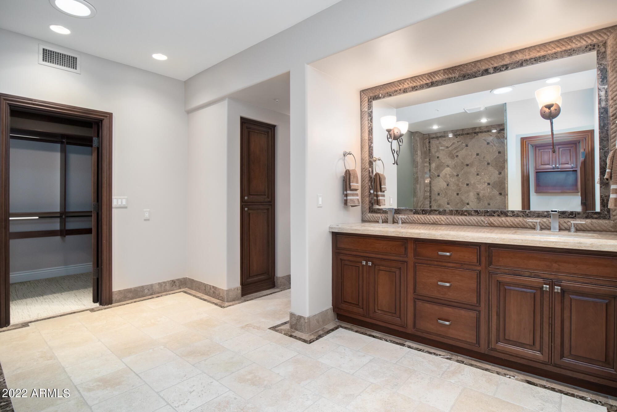PALO VIENTO 1 - Residential