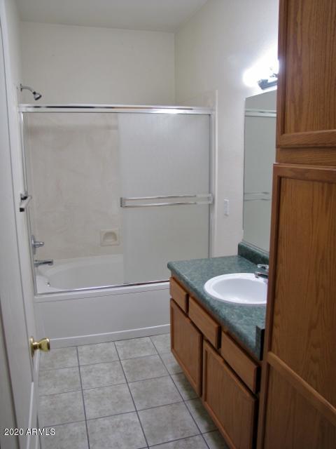 LONDON SQUARE UNIT 2 - Residential