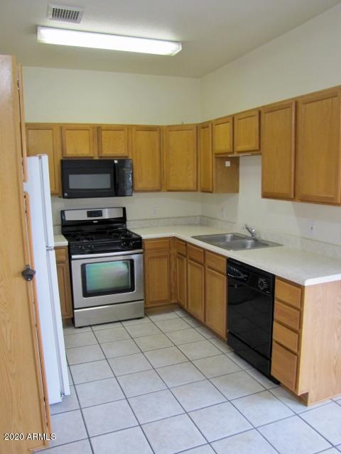 LONDON SQUARE UNIT 2 - Residential