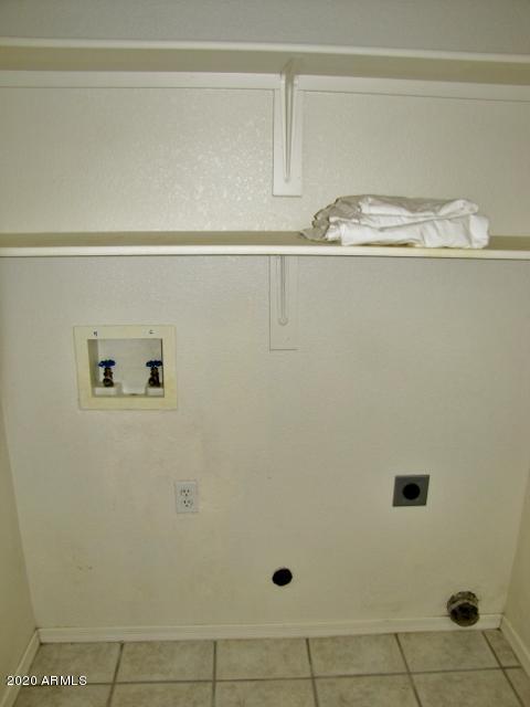 LONDON SQUARE UNIT 2 - Residential