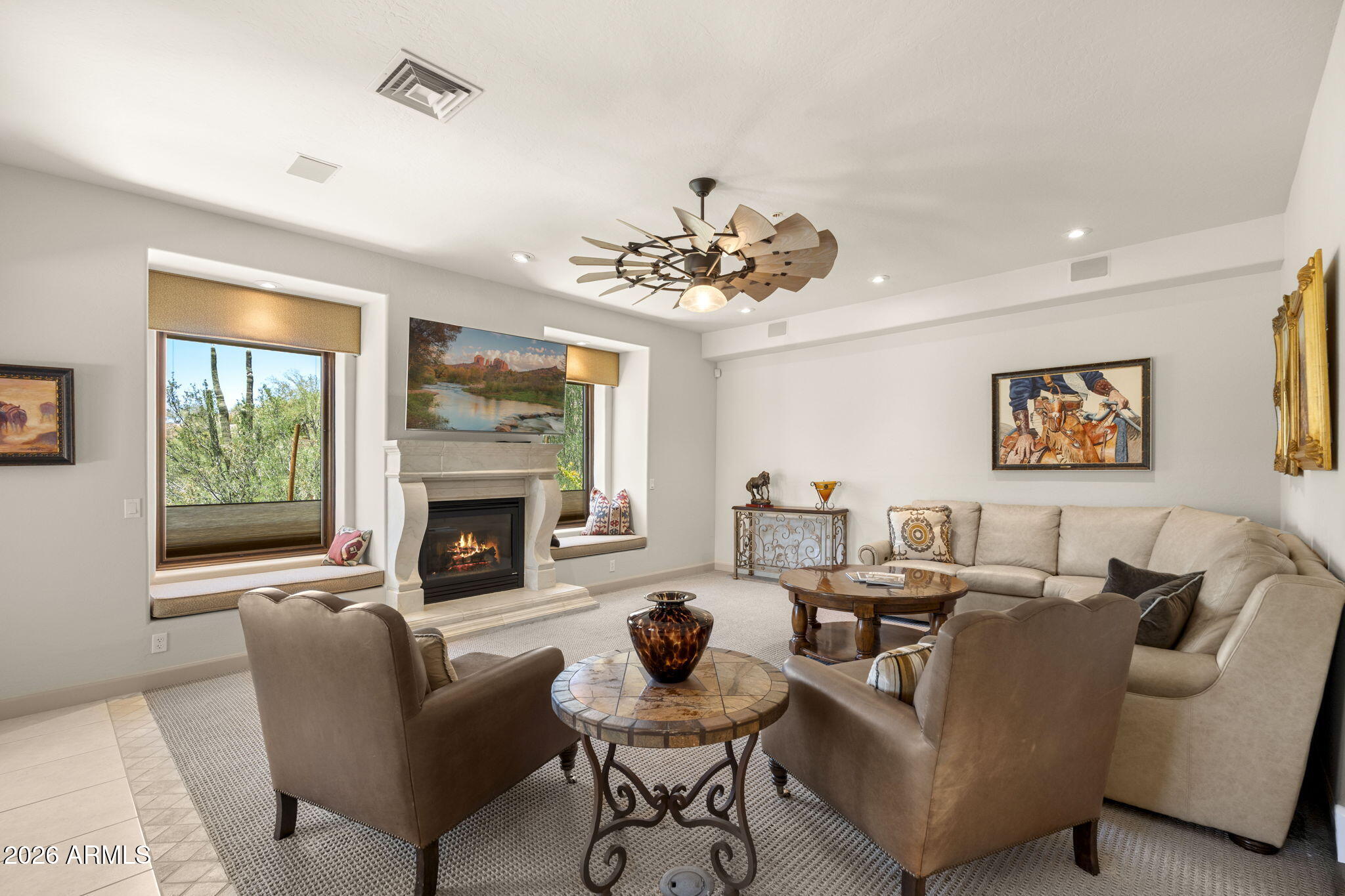 SCOTTSDALE MOUNTAIN - Residential