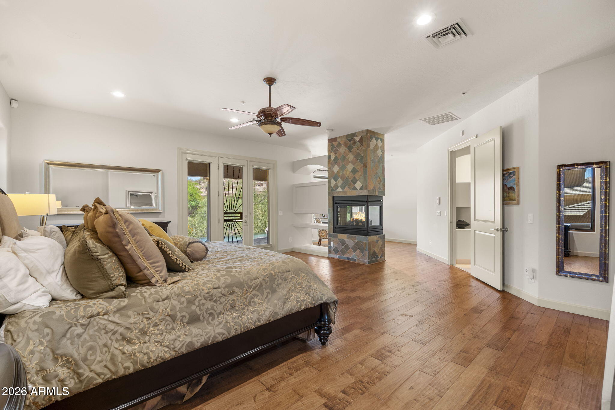 SCOTTSDALE MOUNTAIN - Residential