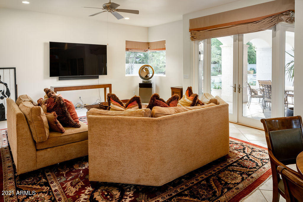 CASA BLANCA ESTATES LOT 20-37 & TR A - Residential