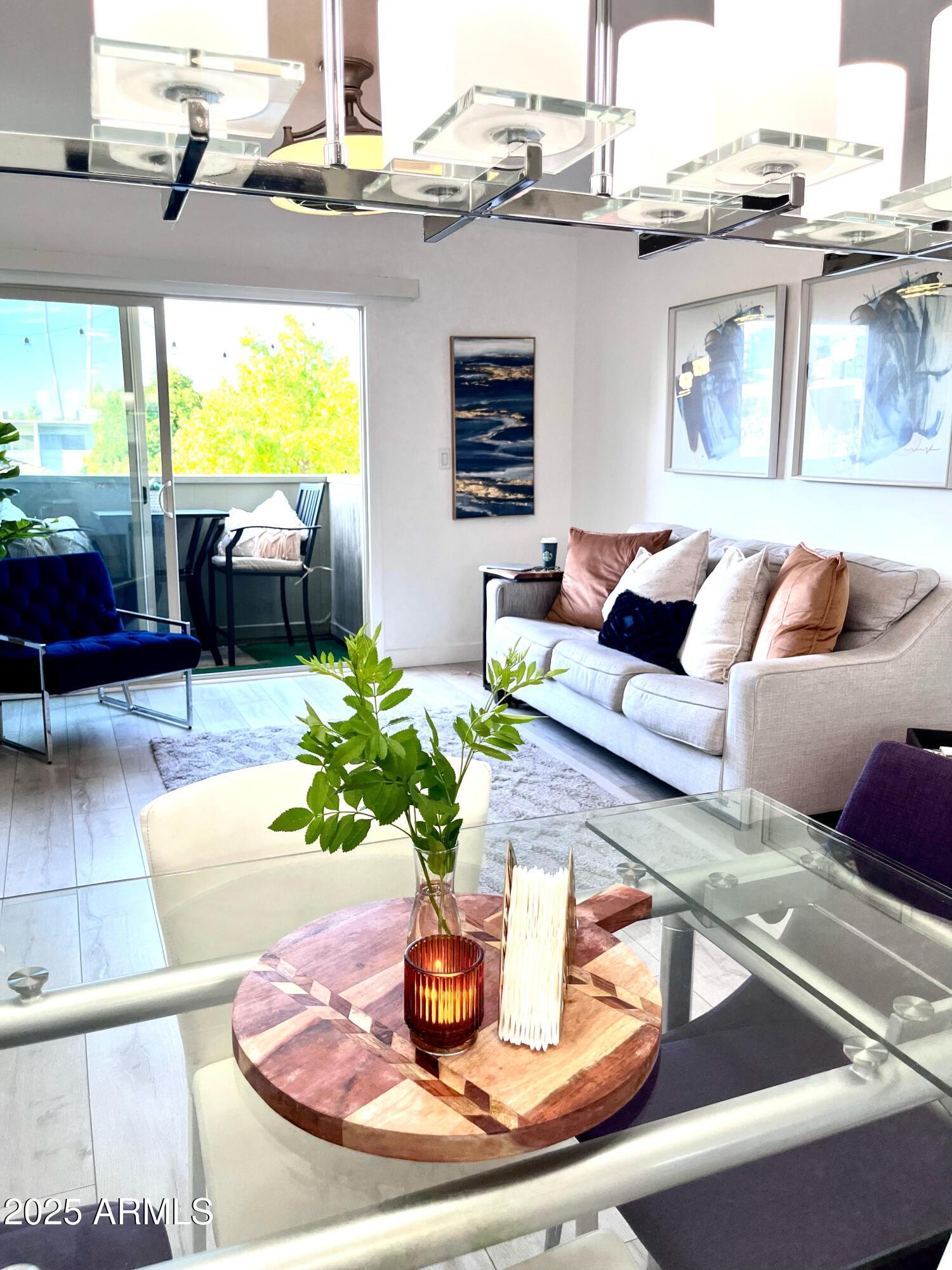 CAMELBACK HOUSE - Residential