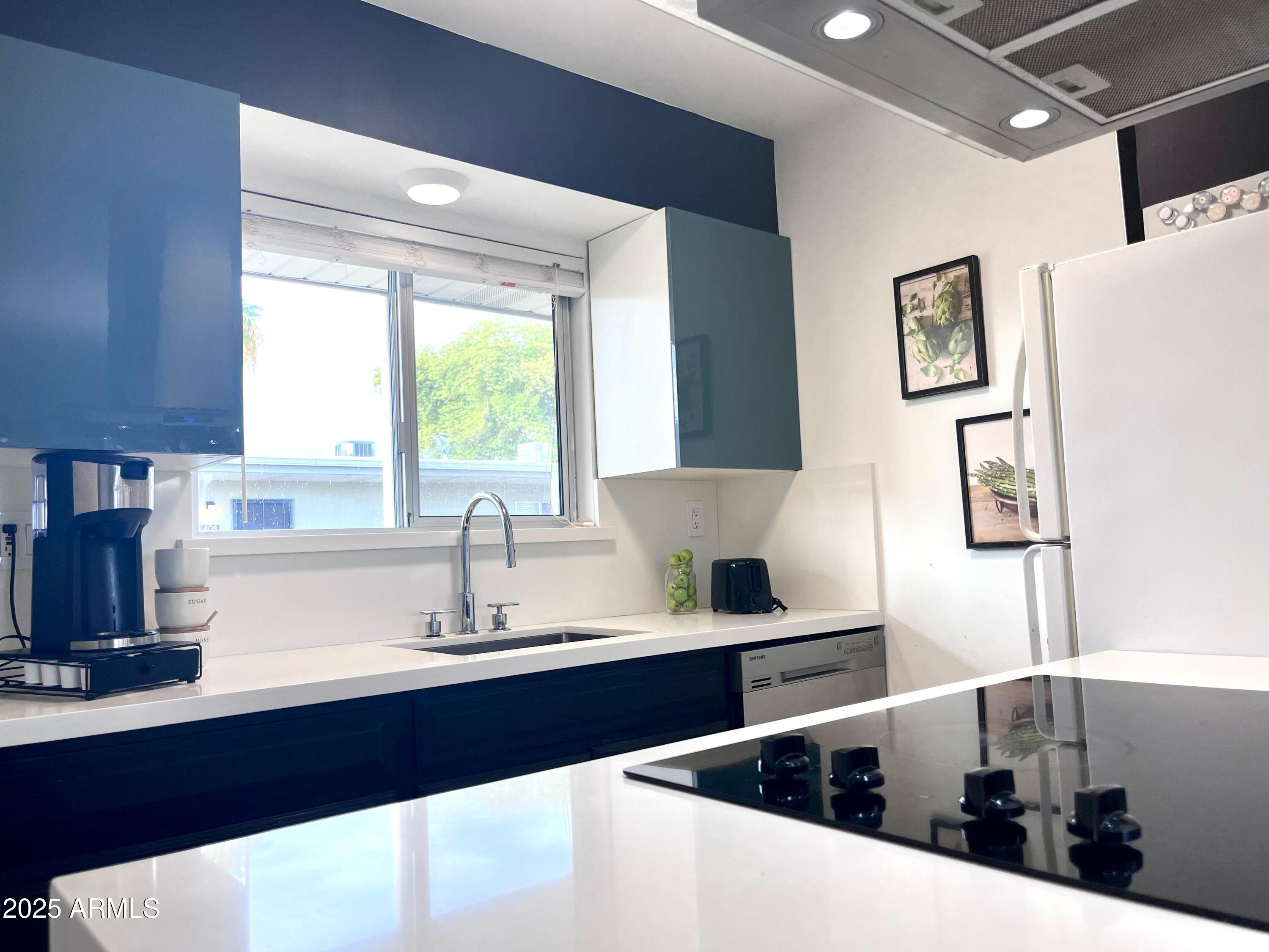 CAMELBACK HOUSE - Residential