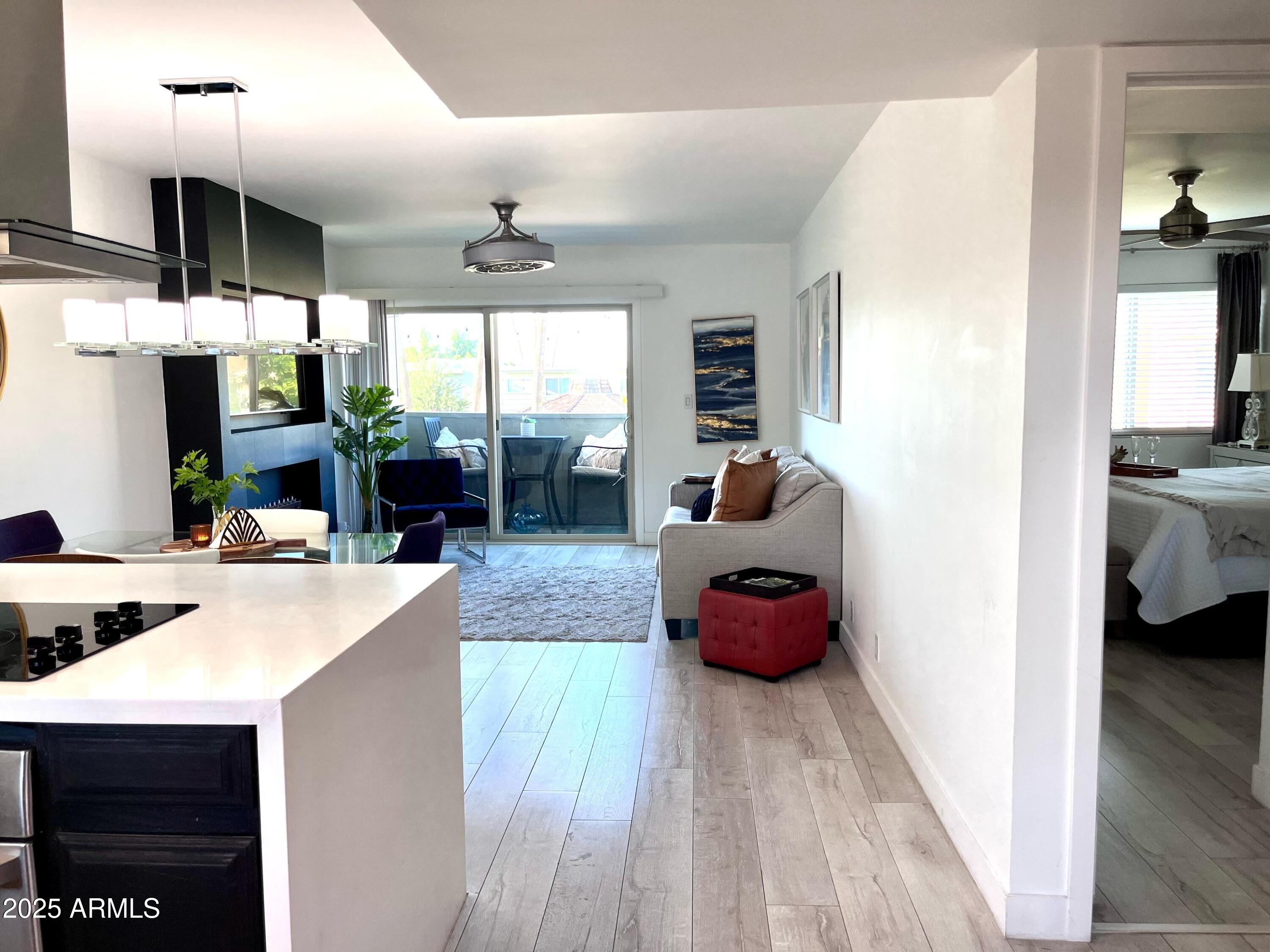 CAMELBACK HOUSE - Residential