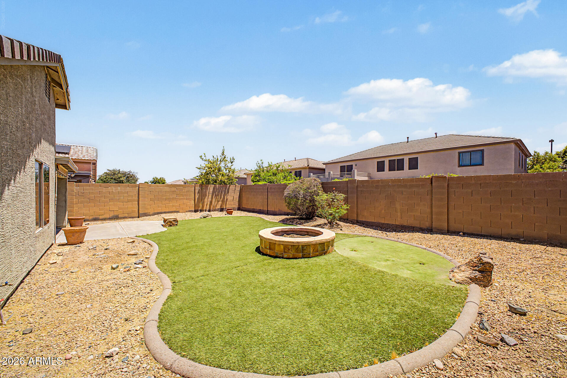 DREAMING SUMMIT - Residential