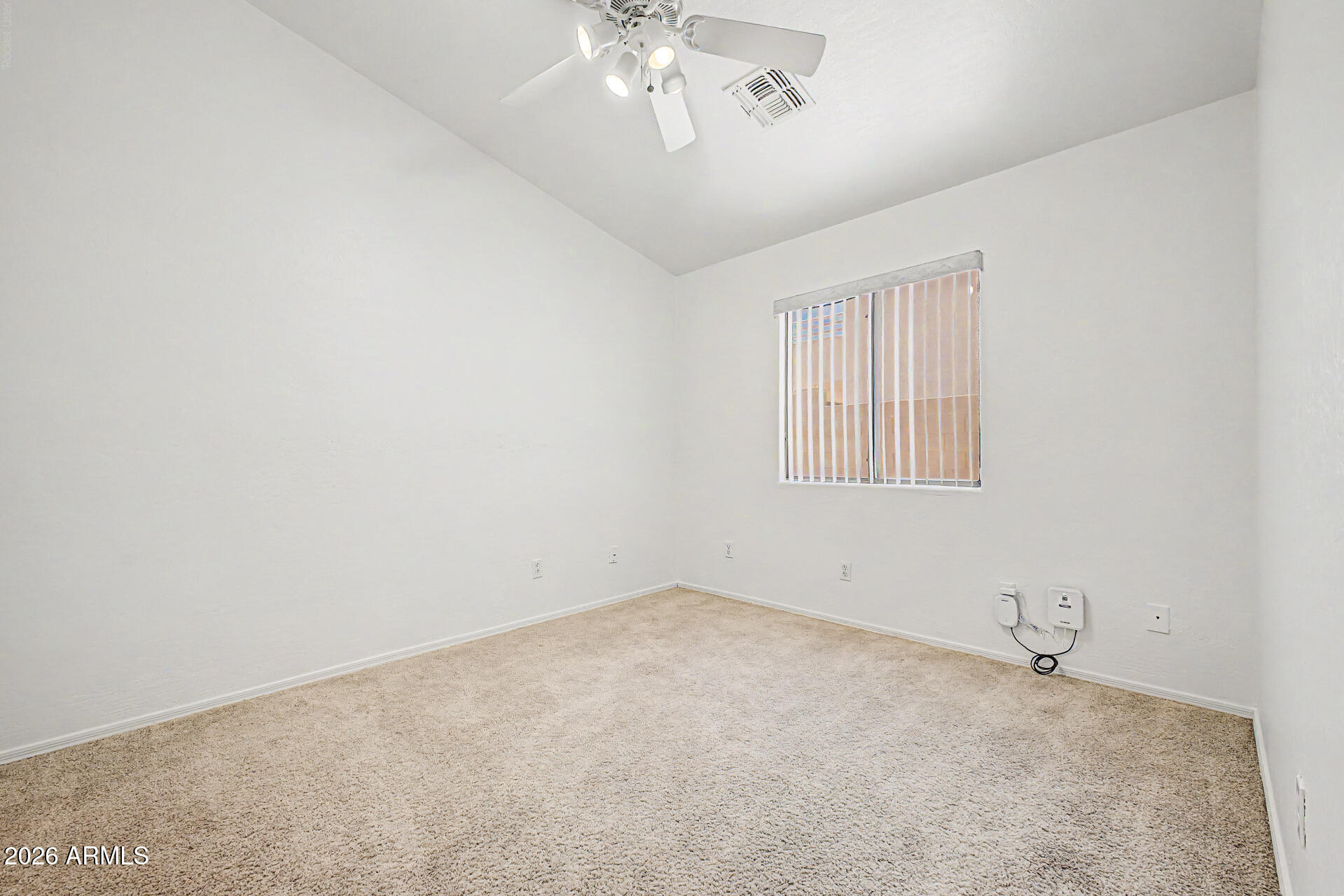 DREAMING SUMMIT - Residential