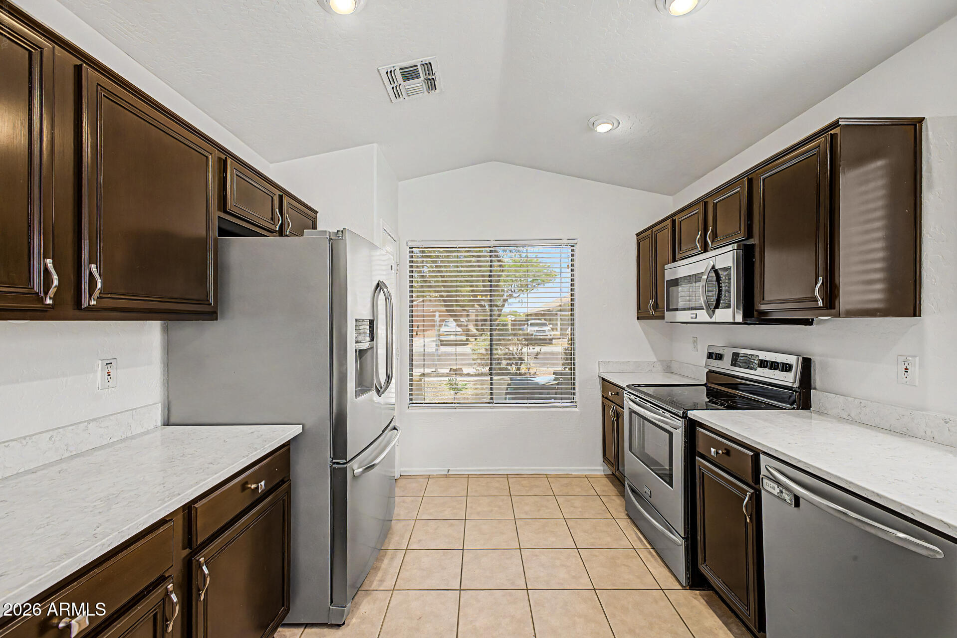 DREAMING SUMMIT - Residential