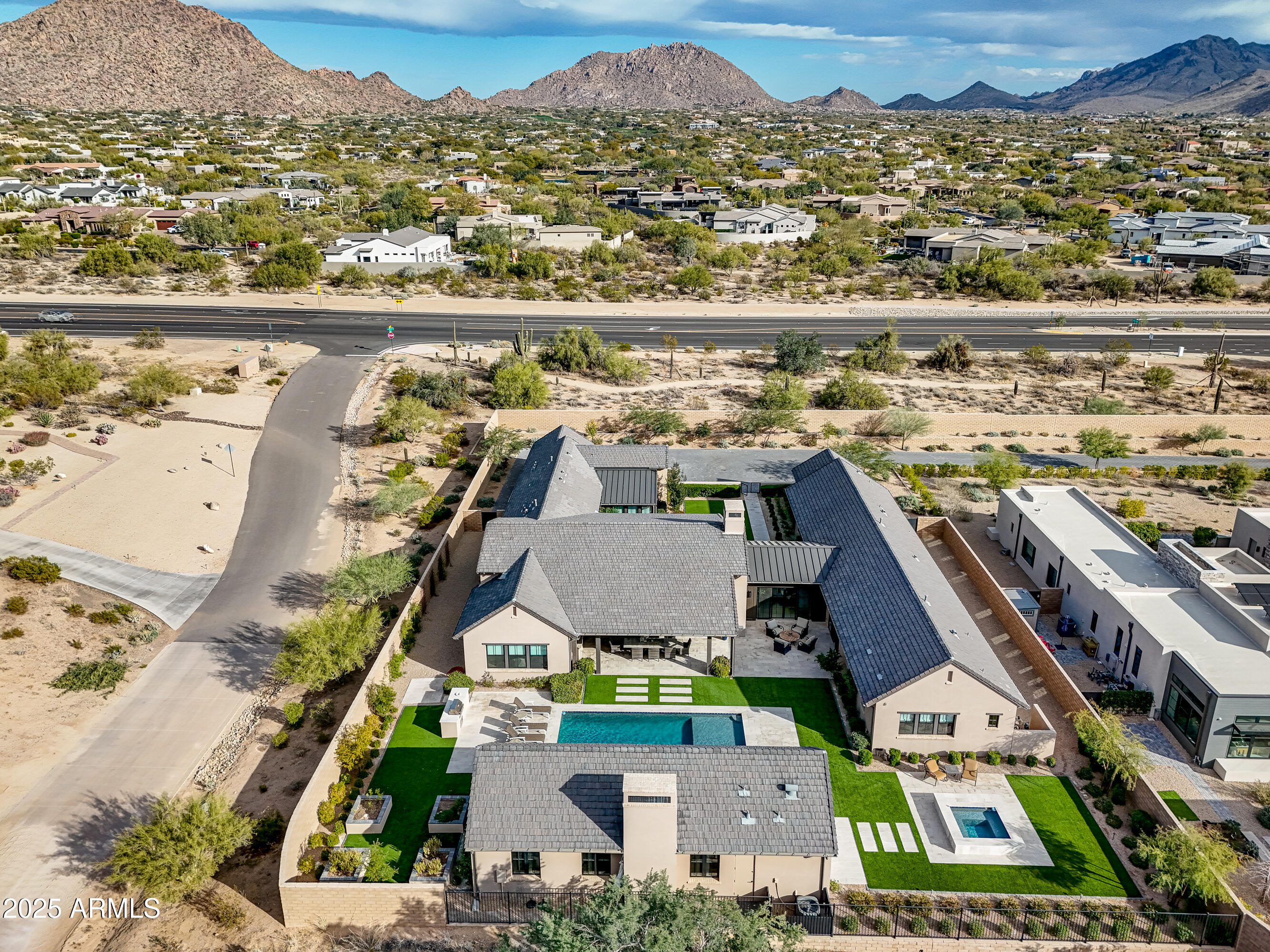 BRONCO ESTATES - Residential
