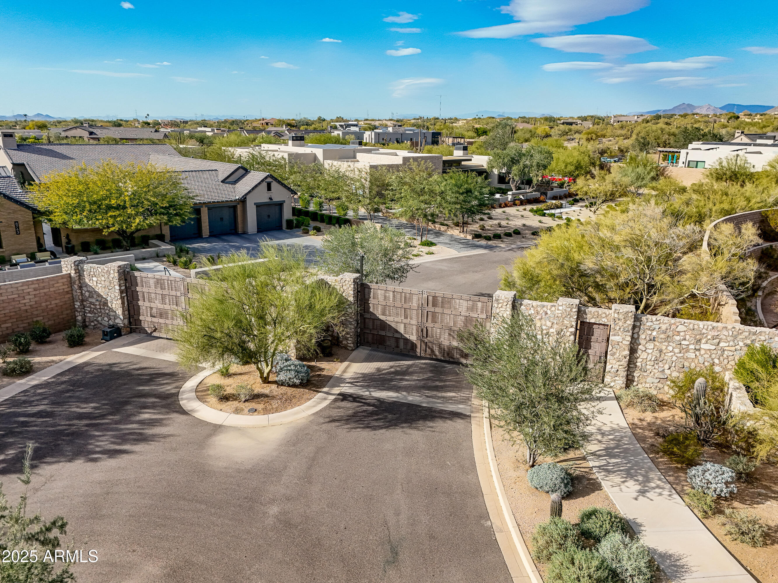 BRONCO ESTATES - Residential