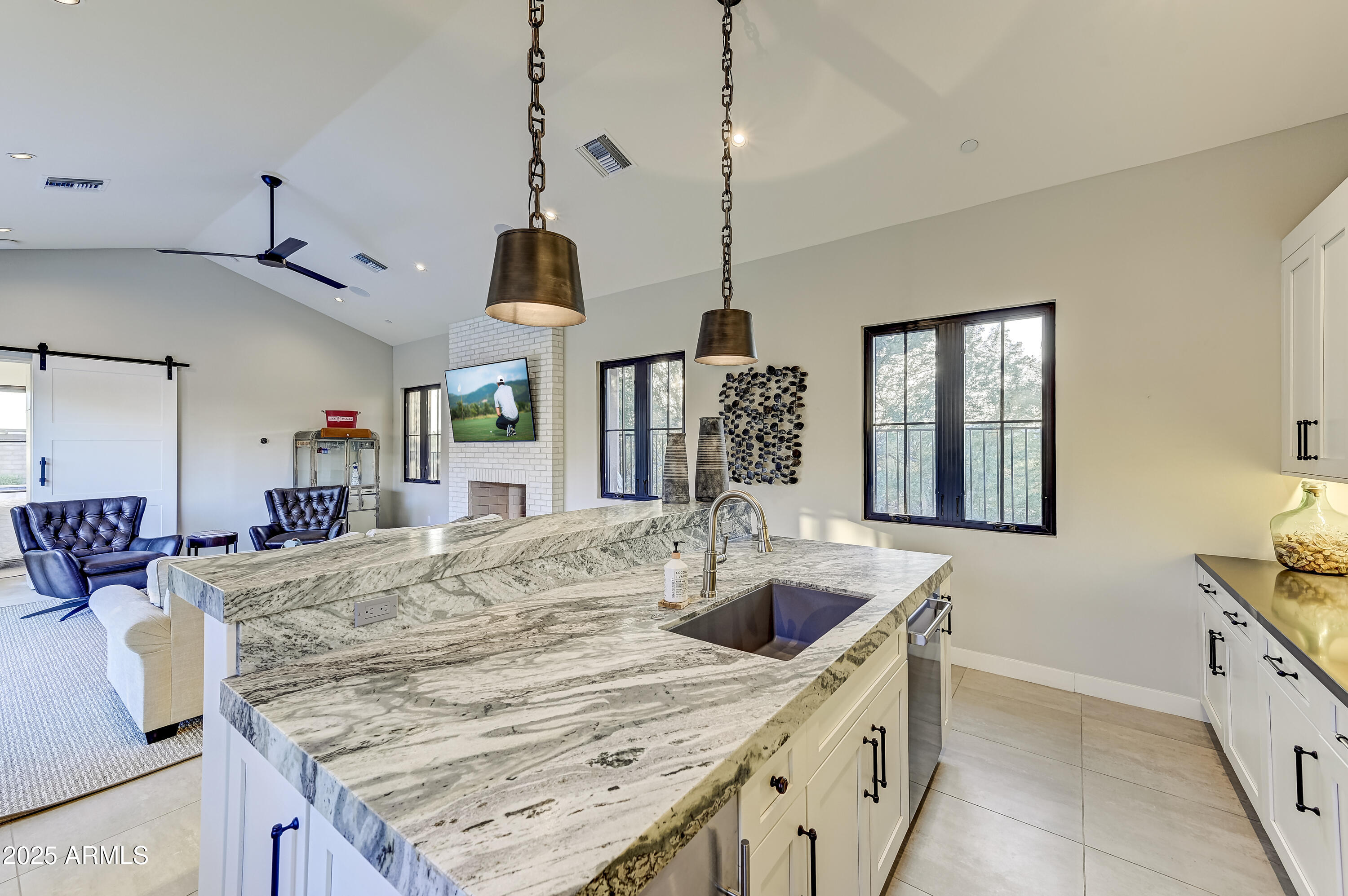 BRONCO ESTATES - Residential