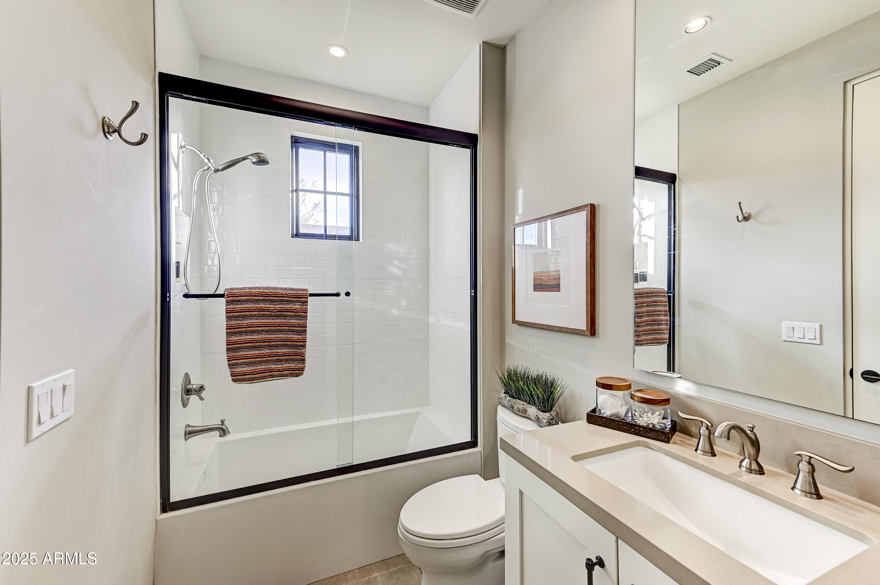 BRONCO ESTATES - Residential