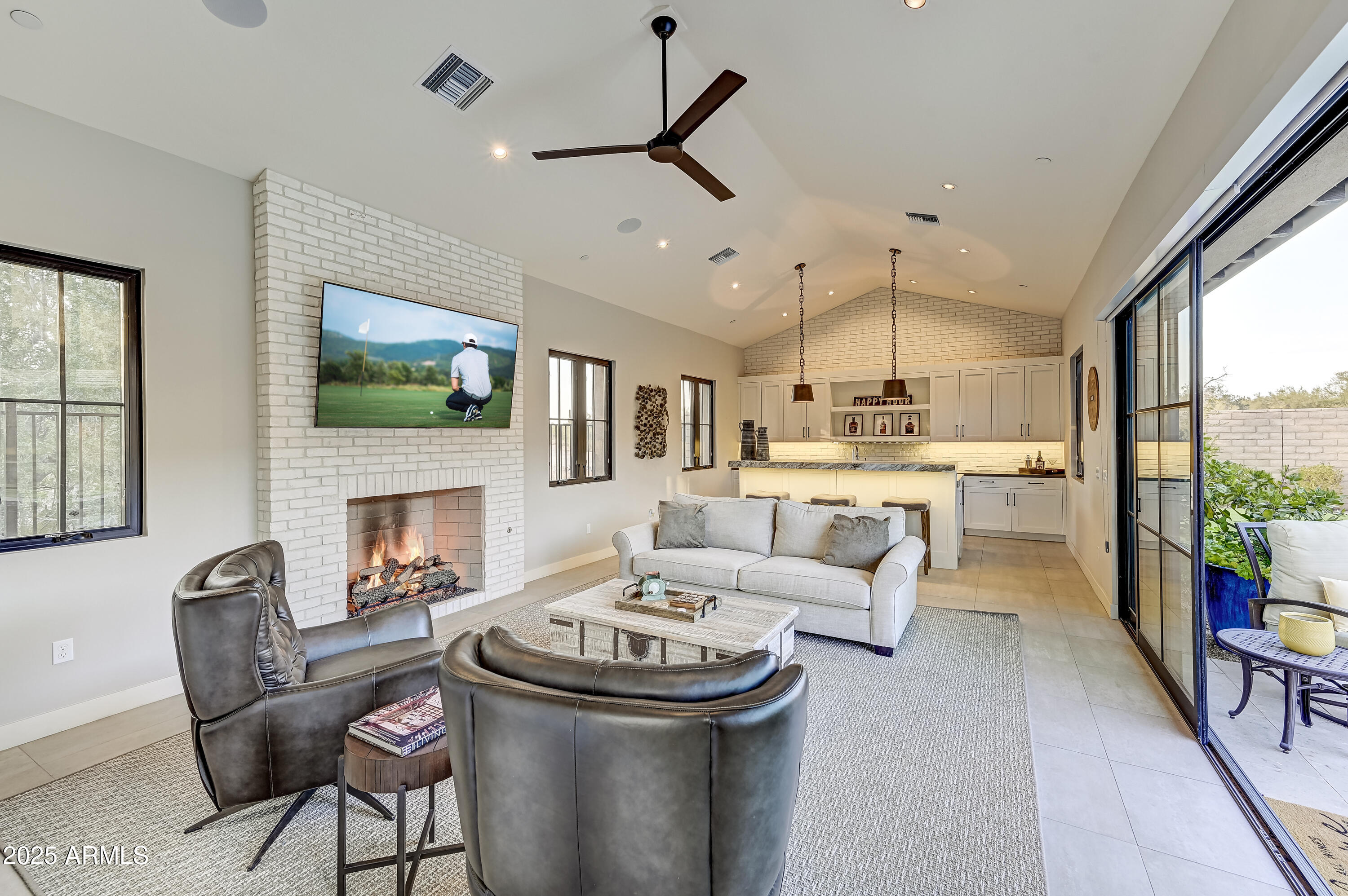 BRONCO ESTATES - Residential