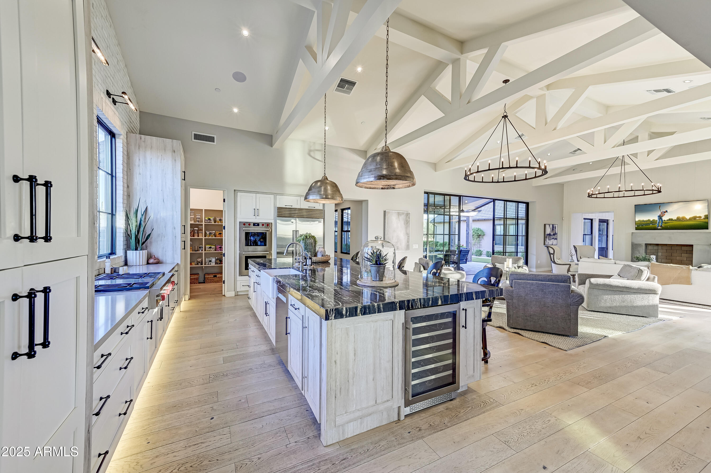 BRONCO ESTATES - Residential
