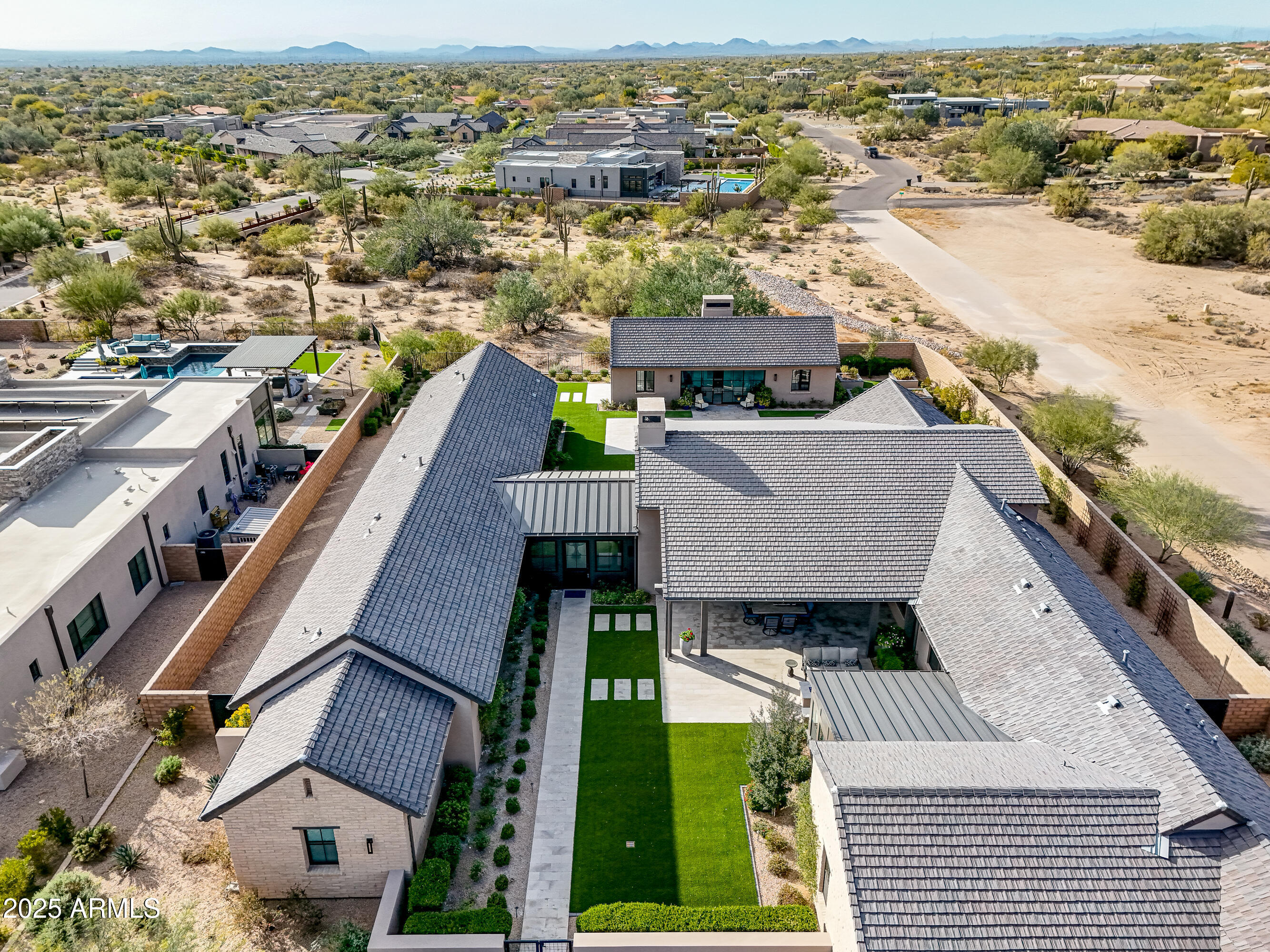 BRONCO ESTATES - Residential