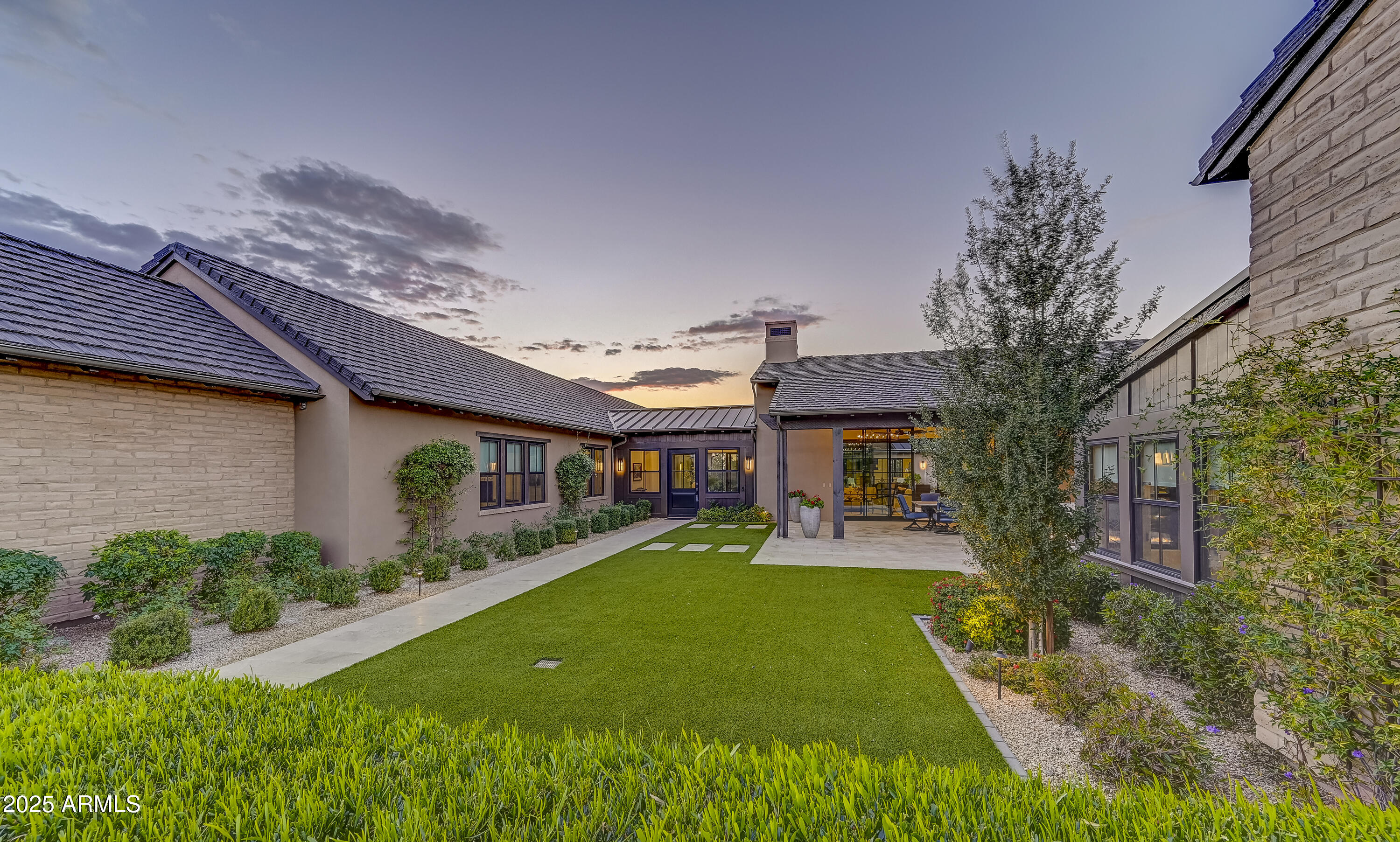 BRONCO ESTATES - Residential