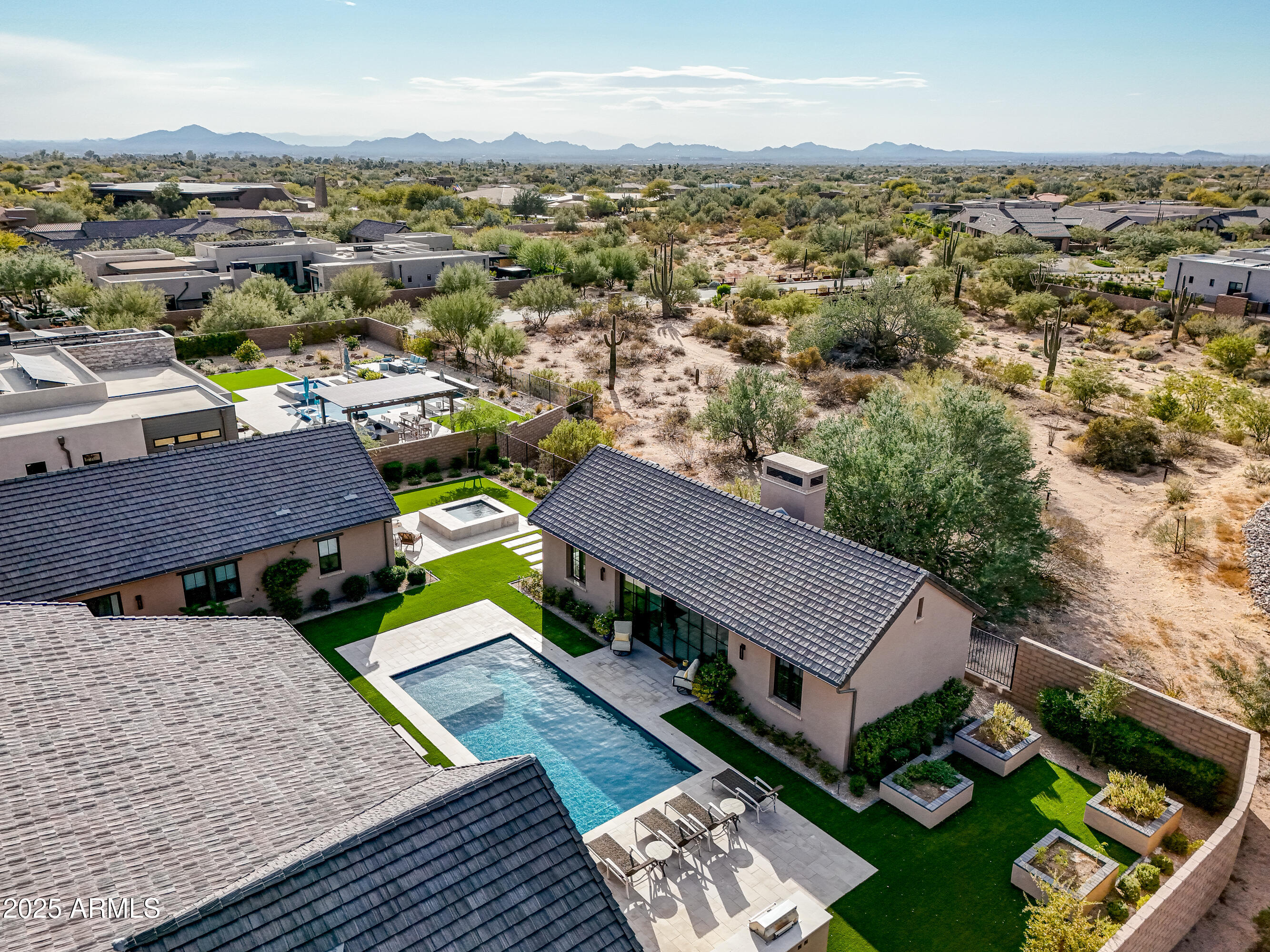 BRONCO ESTATES - Residential