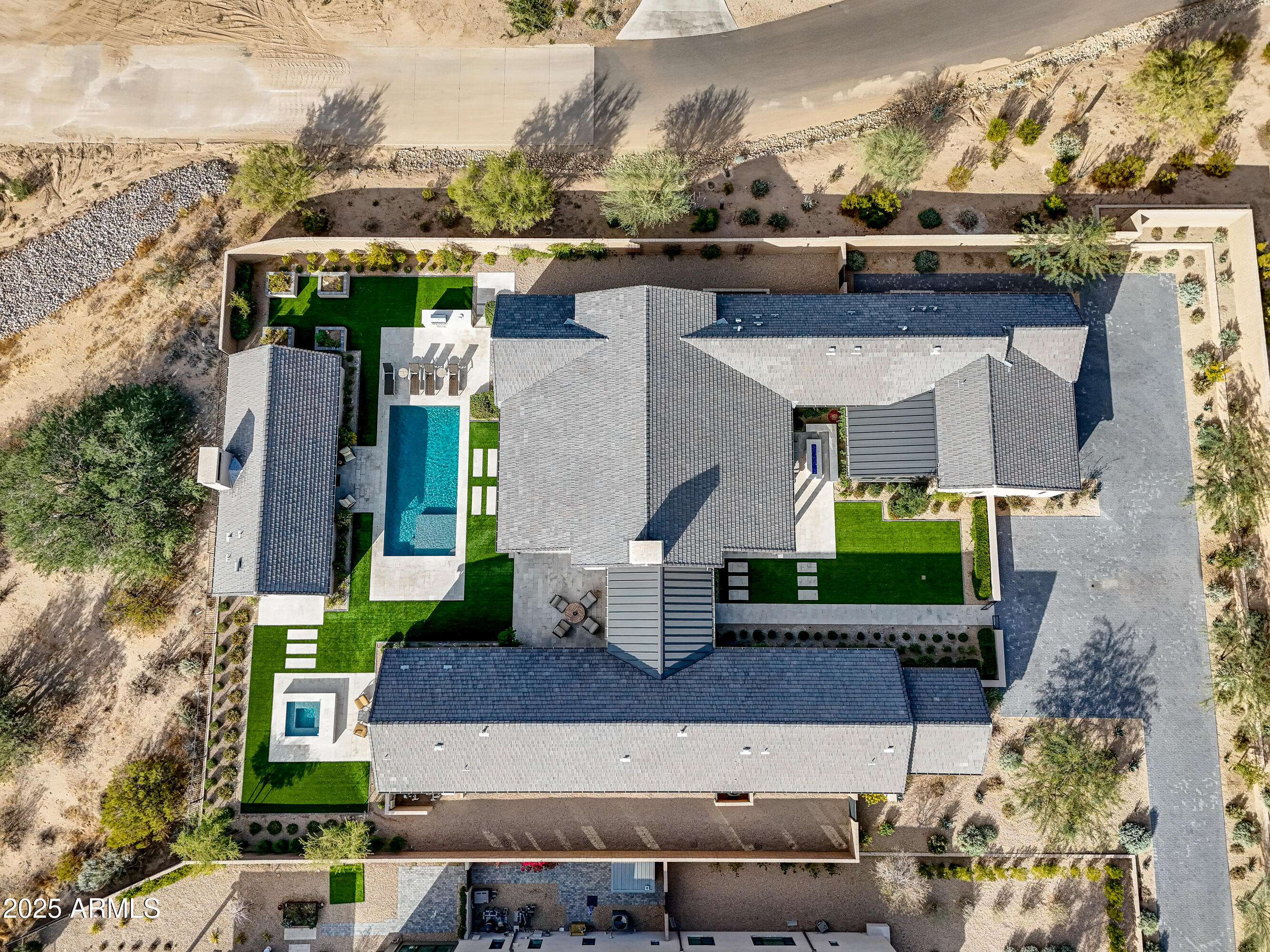 BRONCO ESTATES - Residential