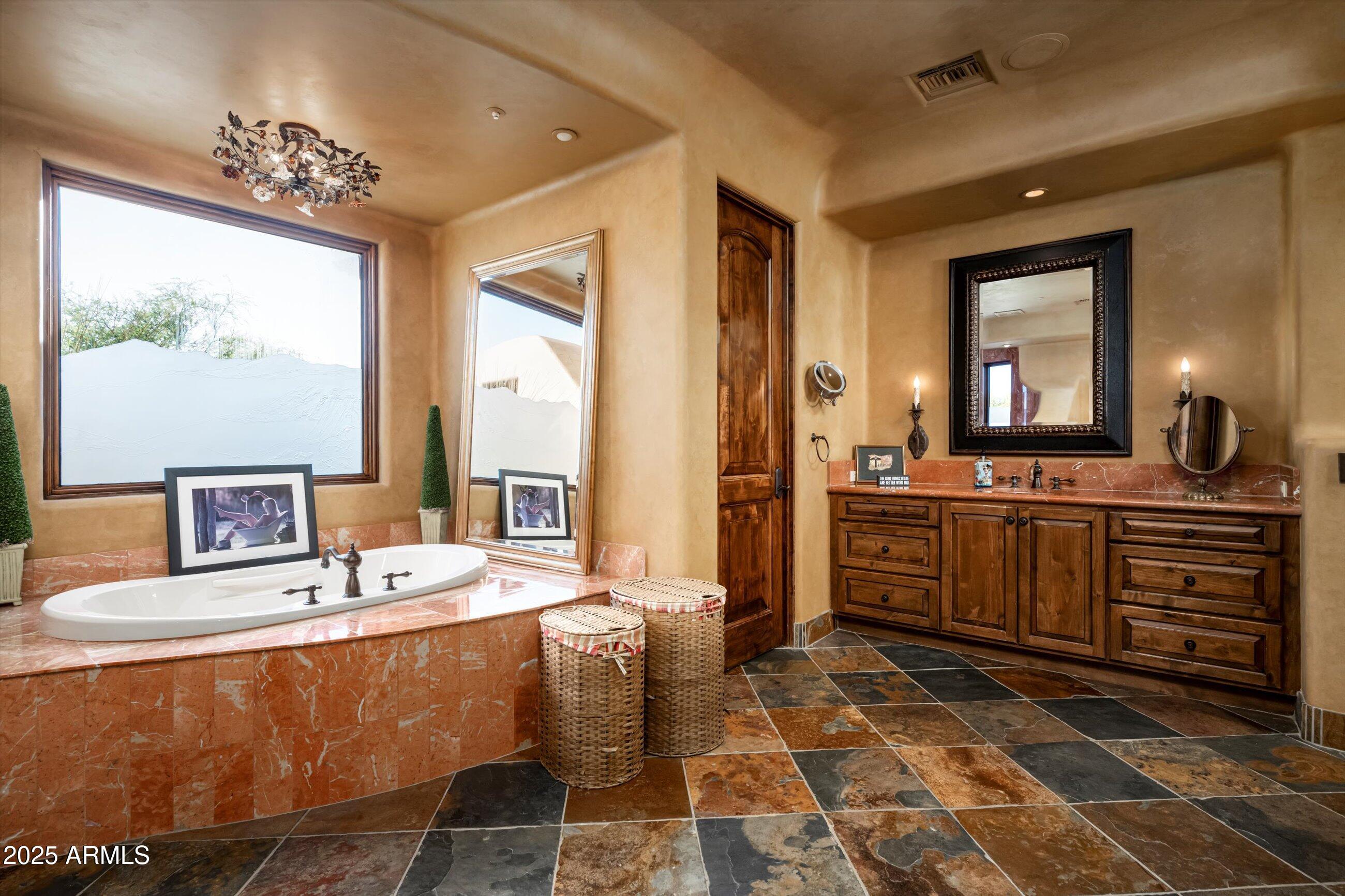 WHISPER ROCK - Residential