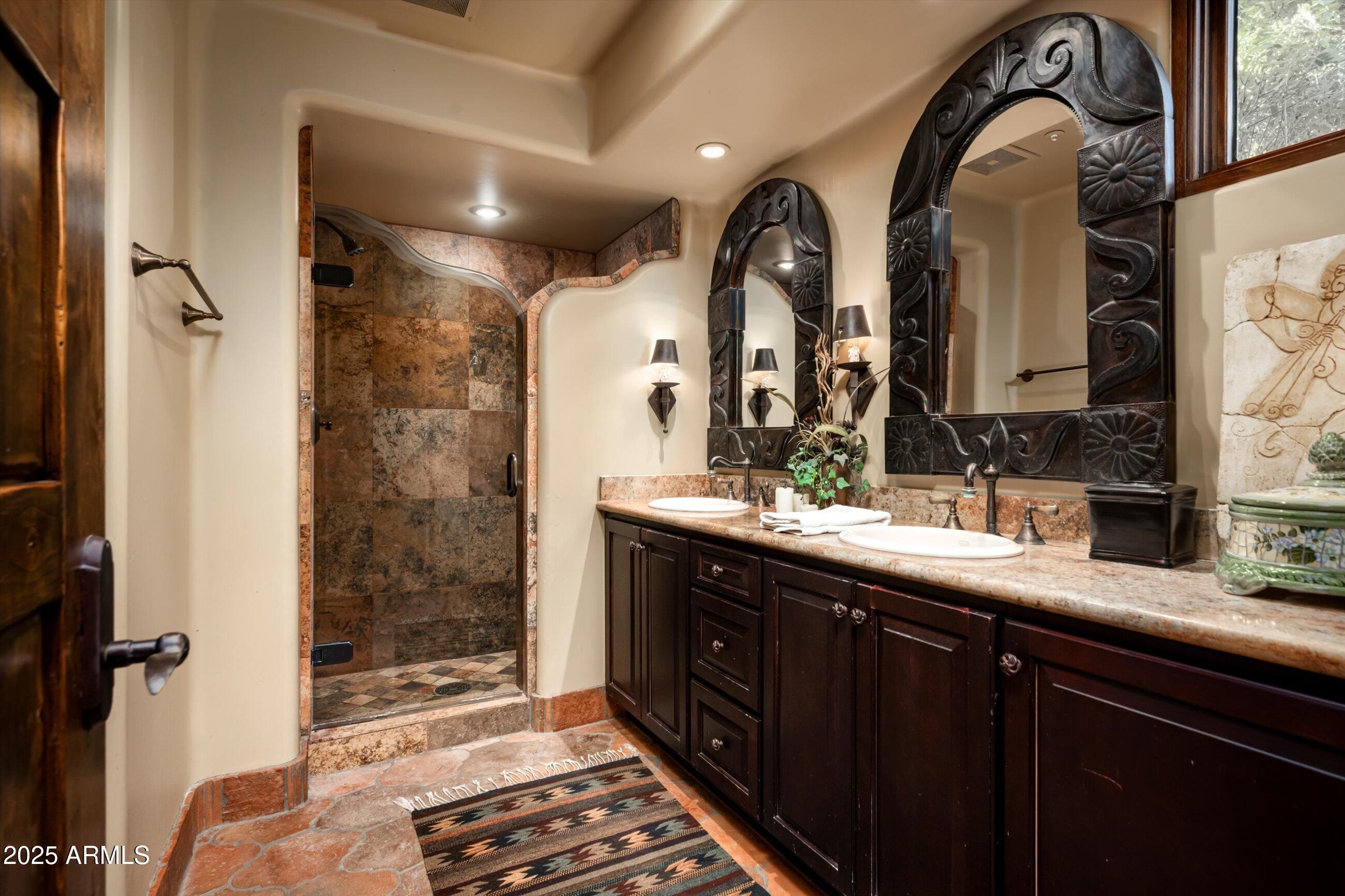 WHISPER ROCK - Residential