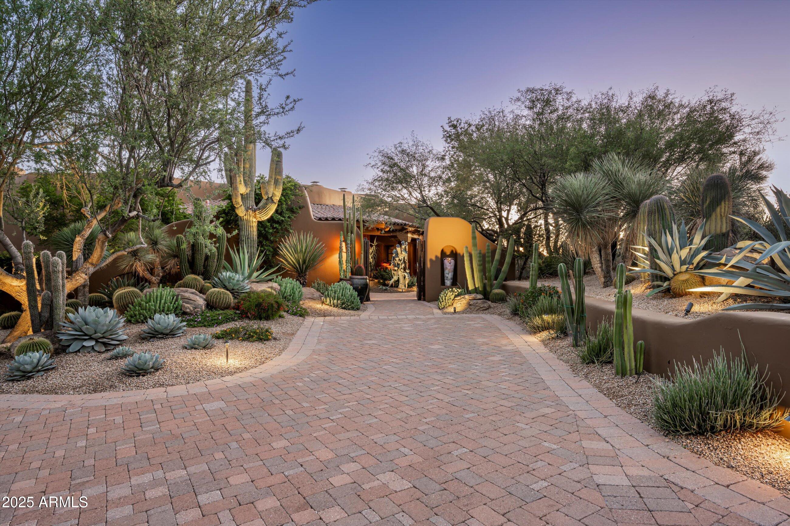 WHISPER ROCK - Residential