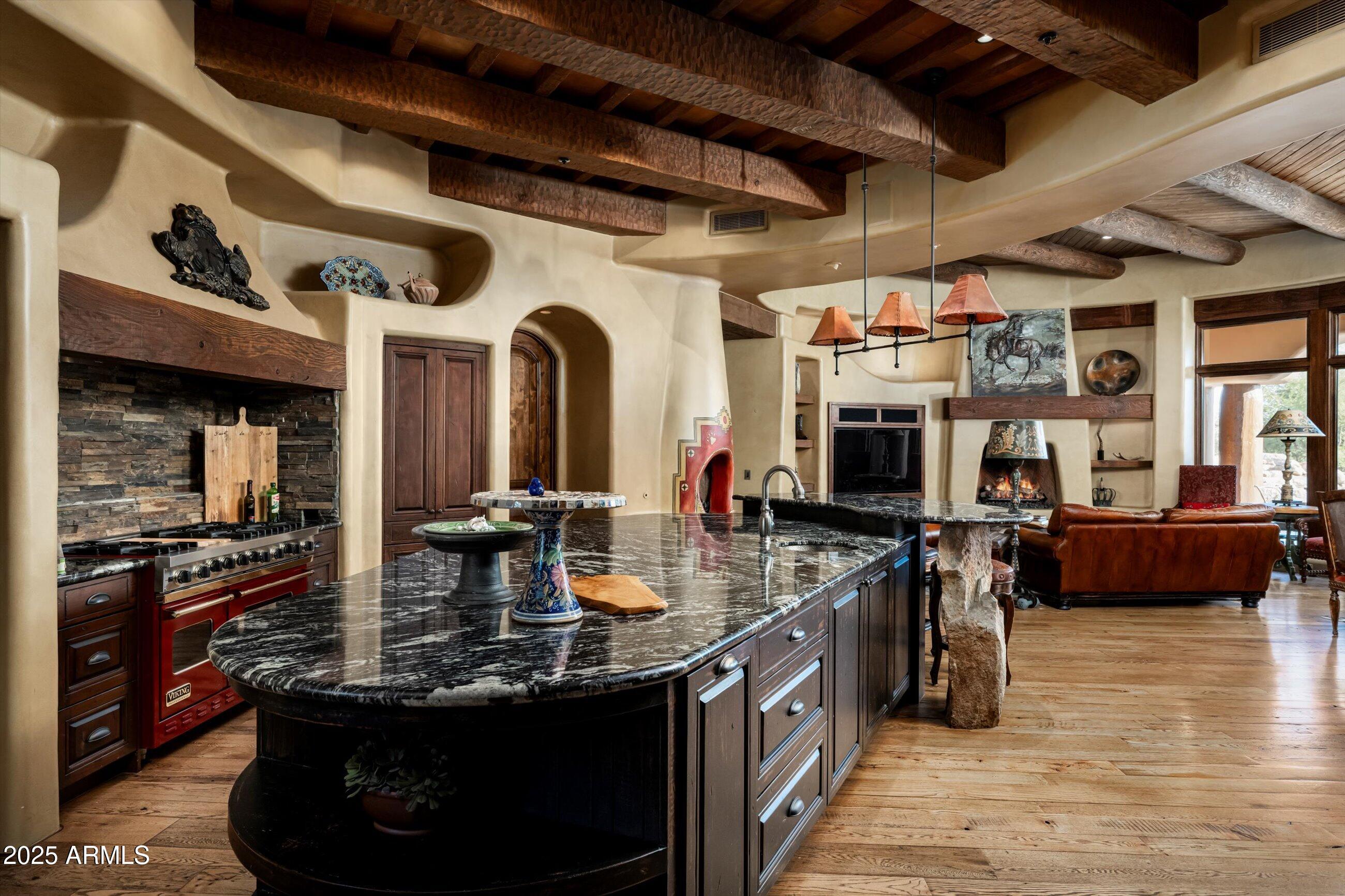 WHISPER ROCK - Residential