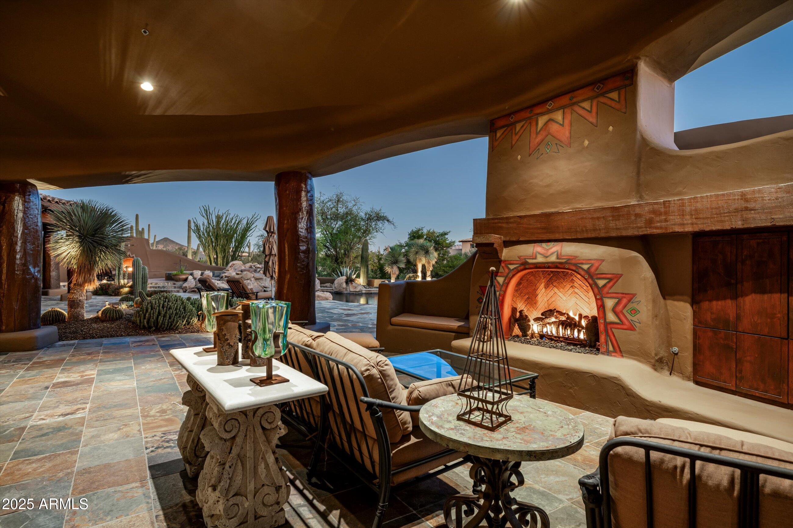 WHISPER ROCK - Residential