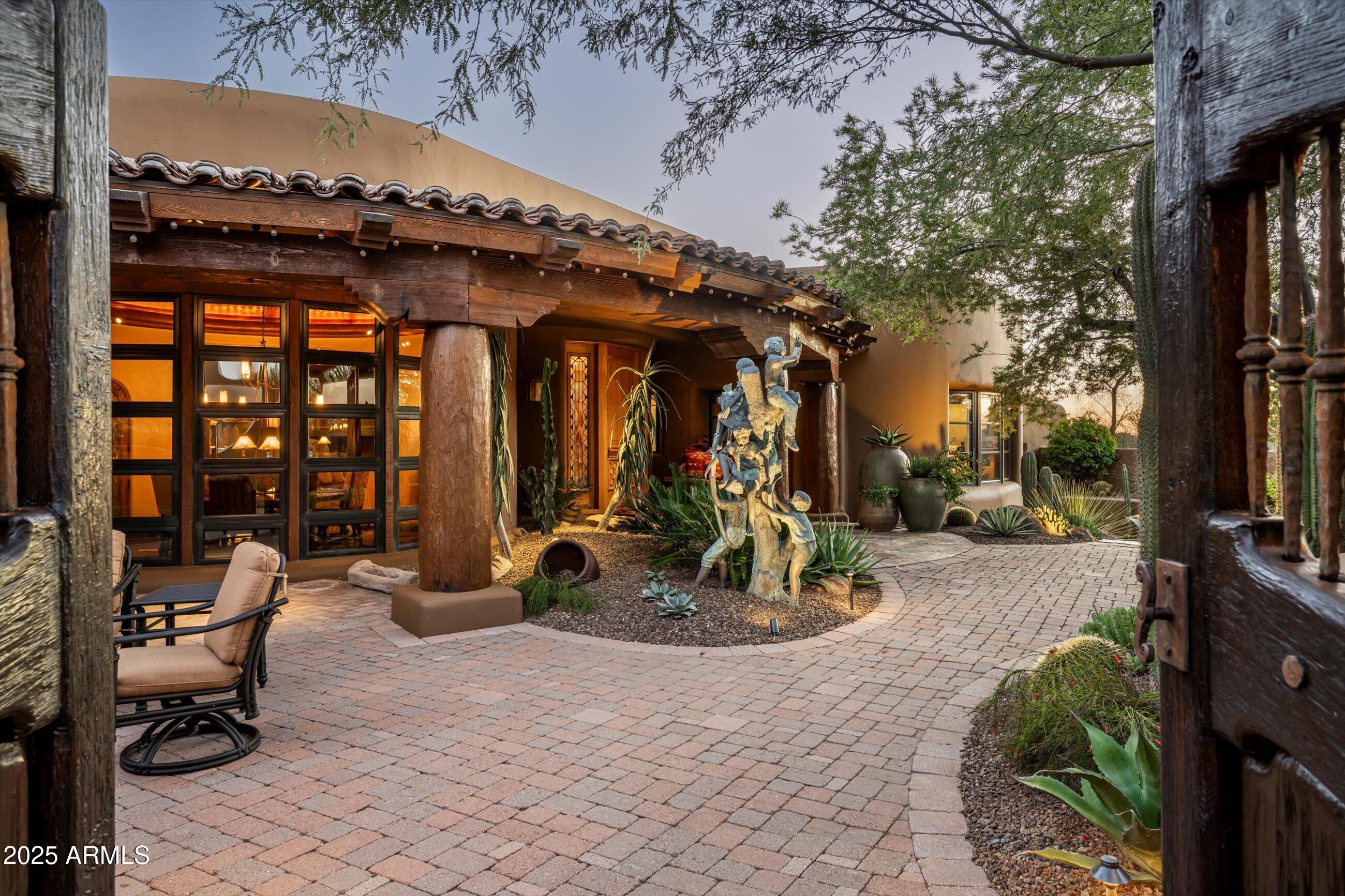 WHISPER ROCK - Residential