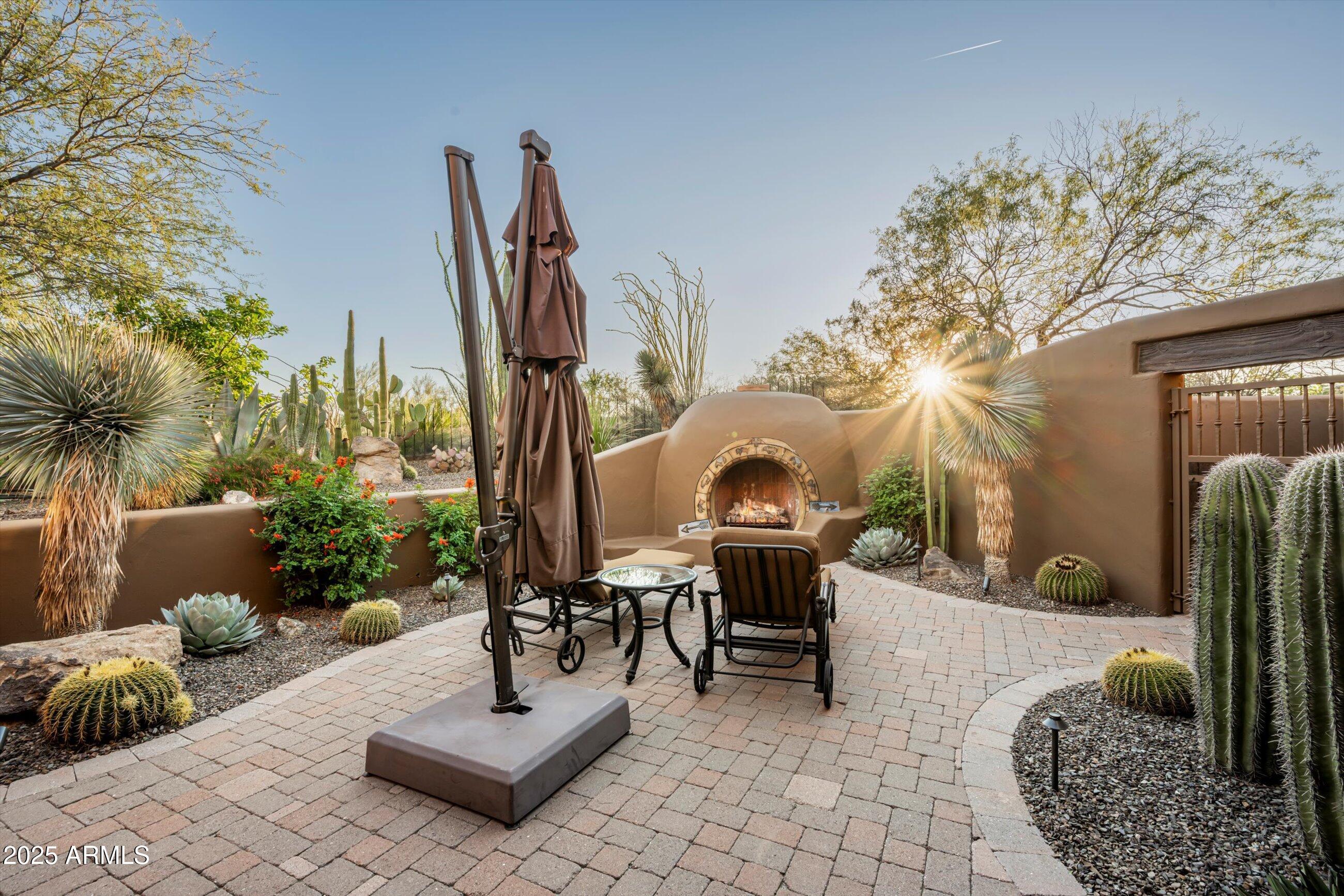 WHISPER ROCK - Residential