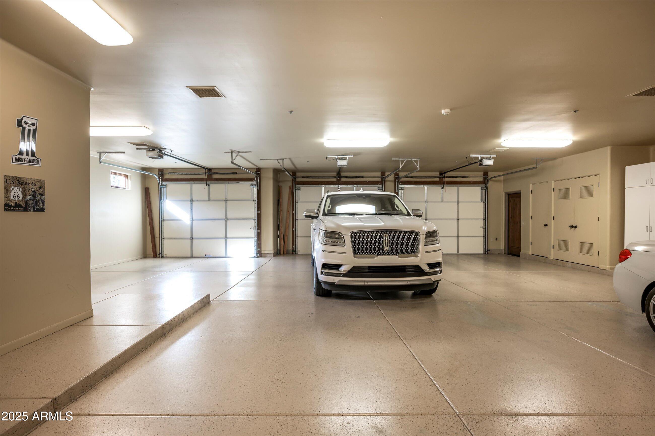 WHISPER ROCK - Residential