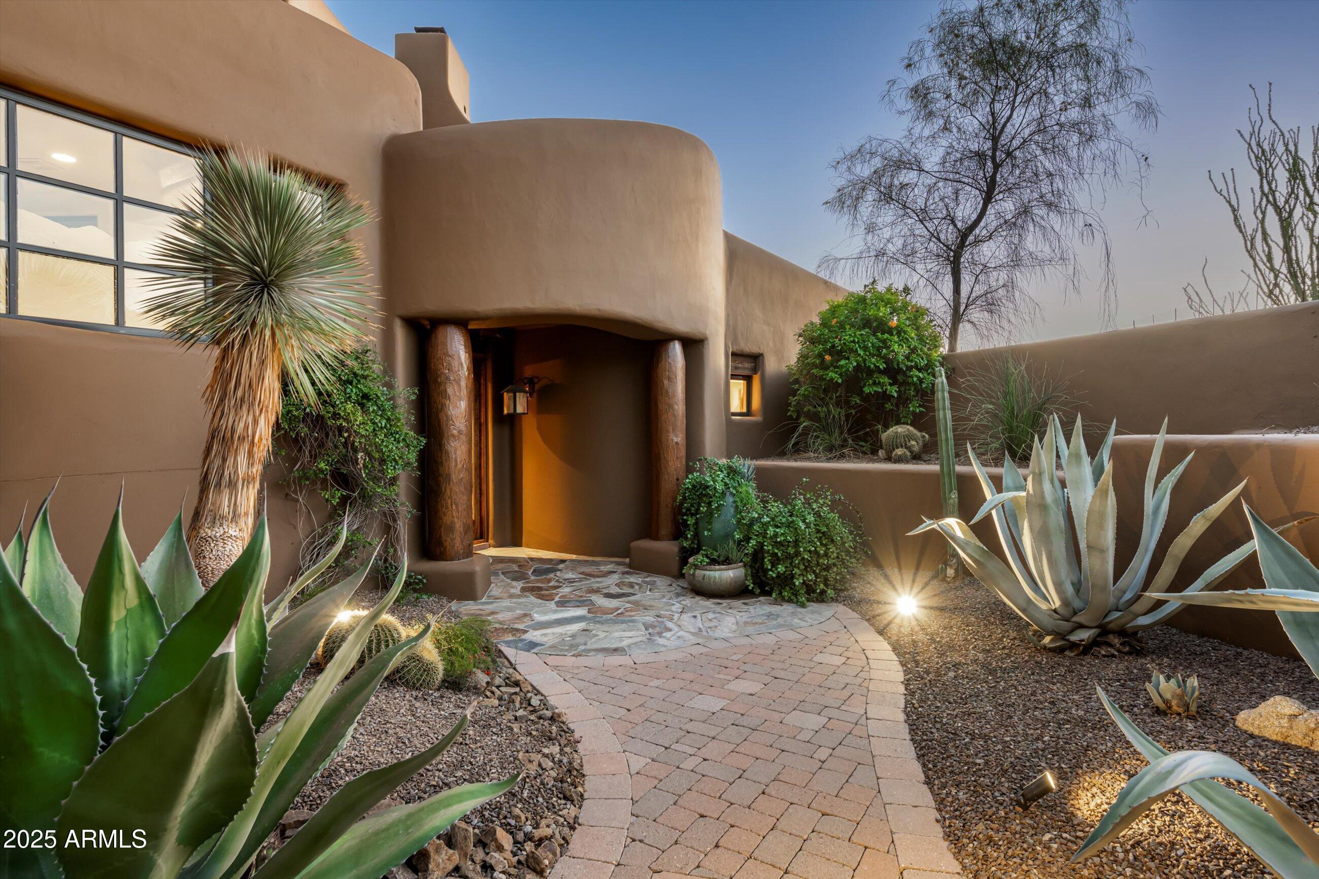WHISPER ROCK - Residential