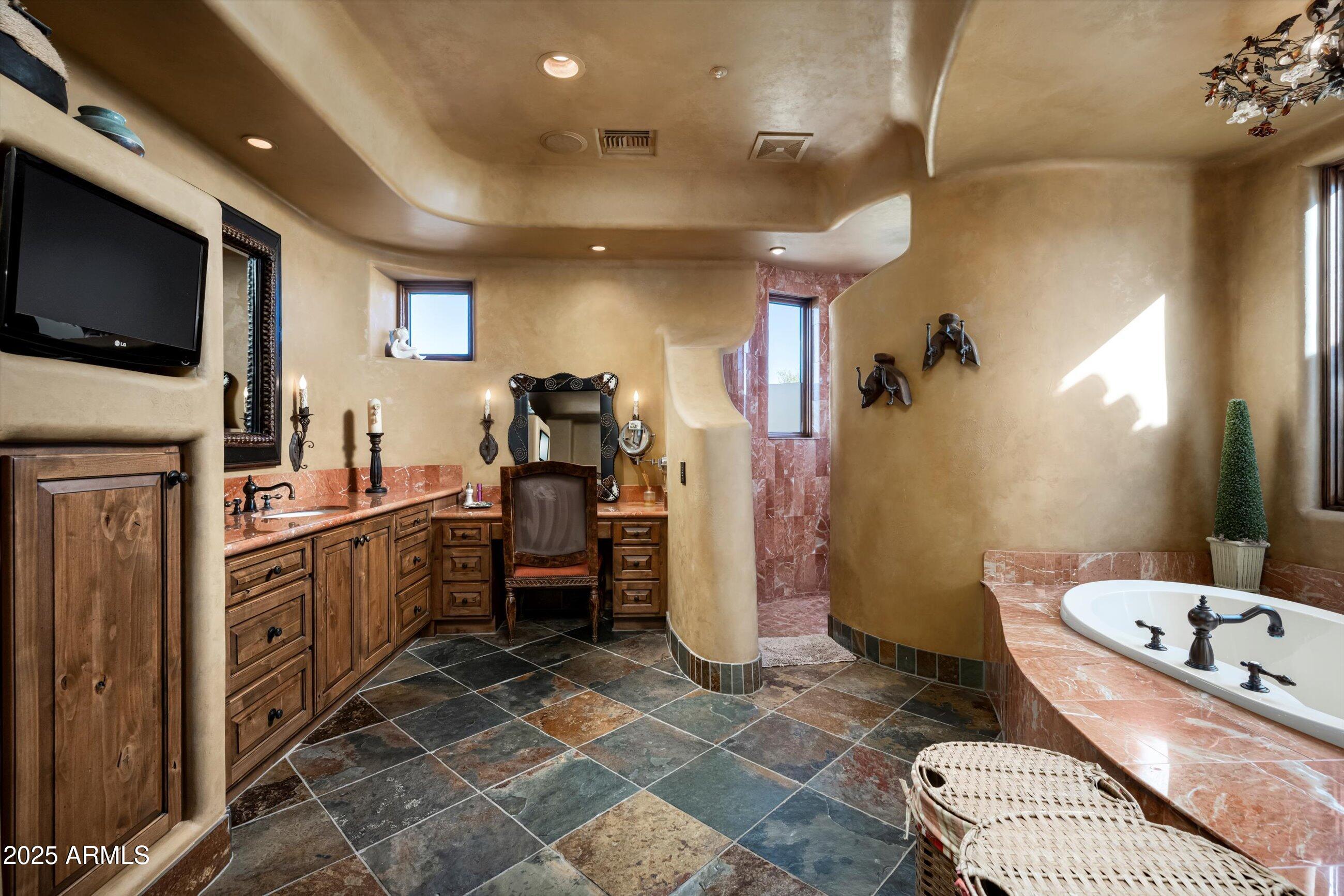 WHISPER ROCK - Residential