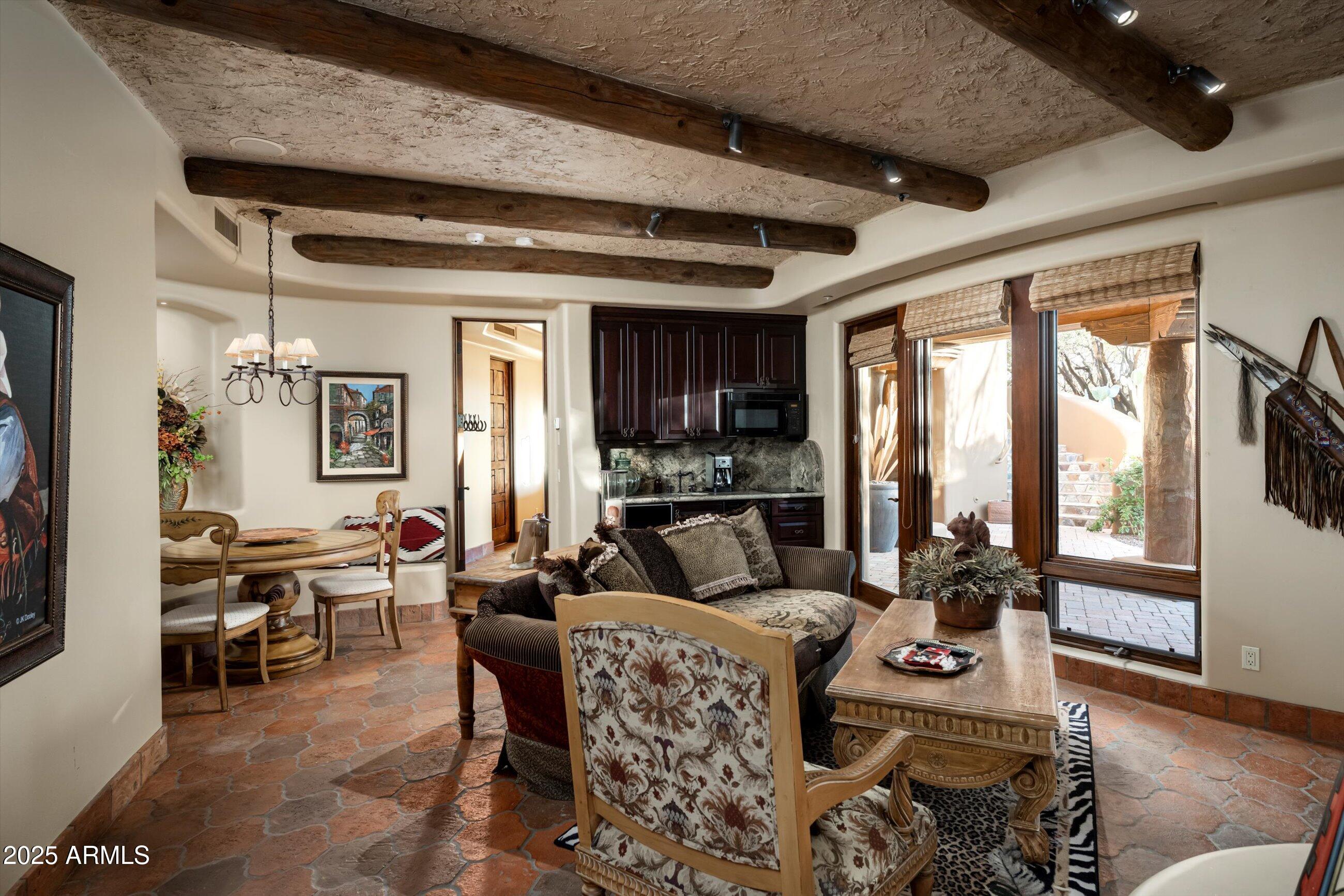 WHISPER ROCK - Residential