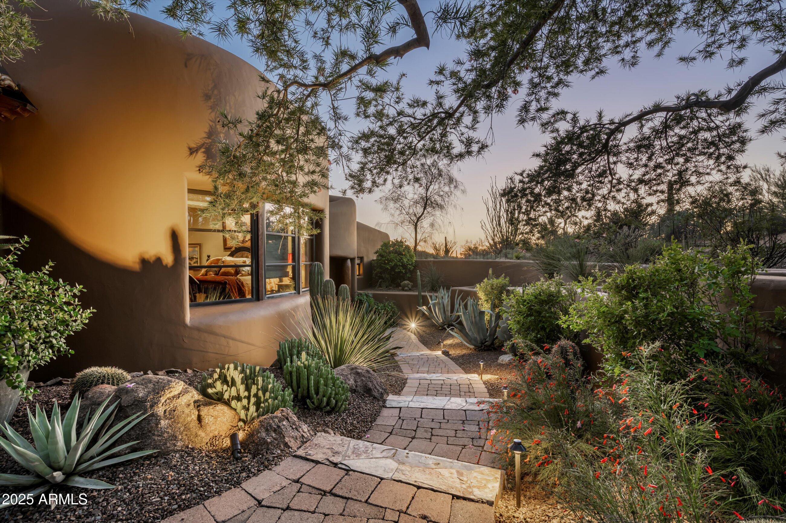 WHISPER ROCK - Residential