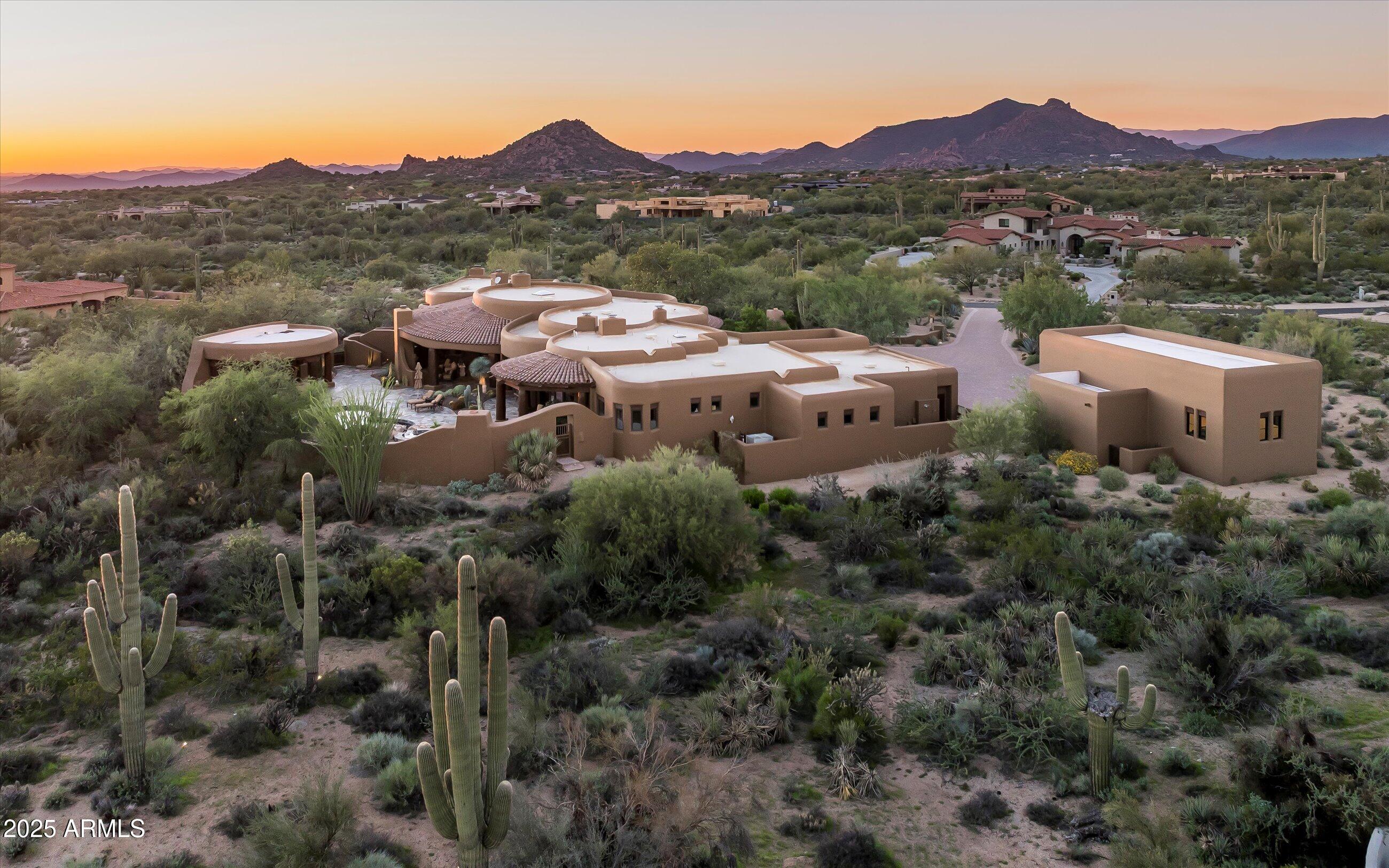 WHISPER ROCK - Residential